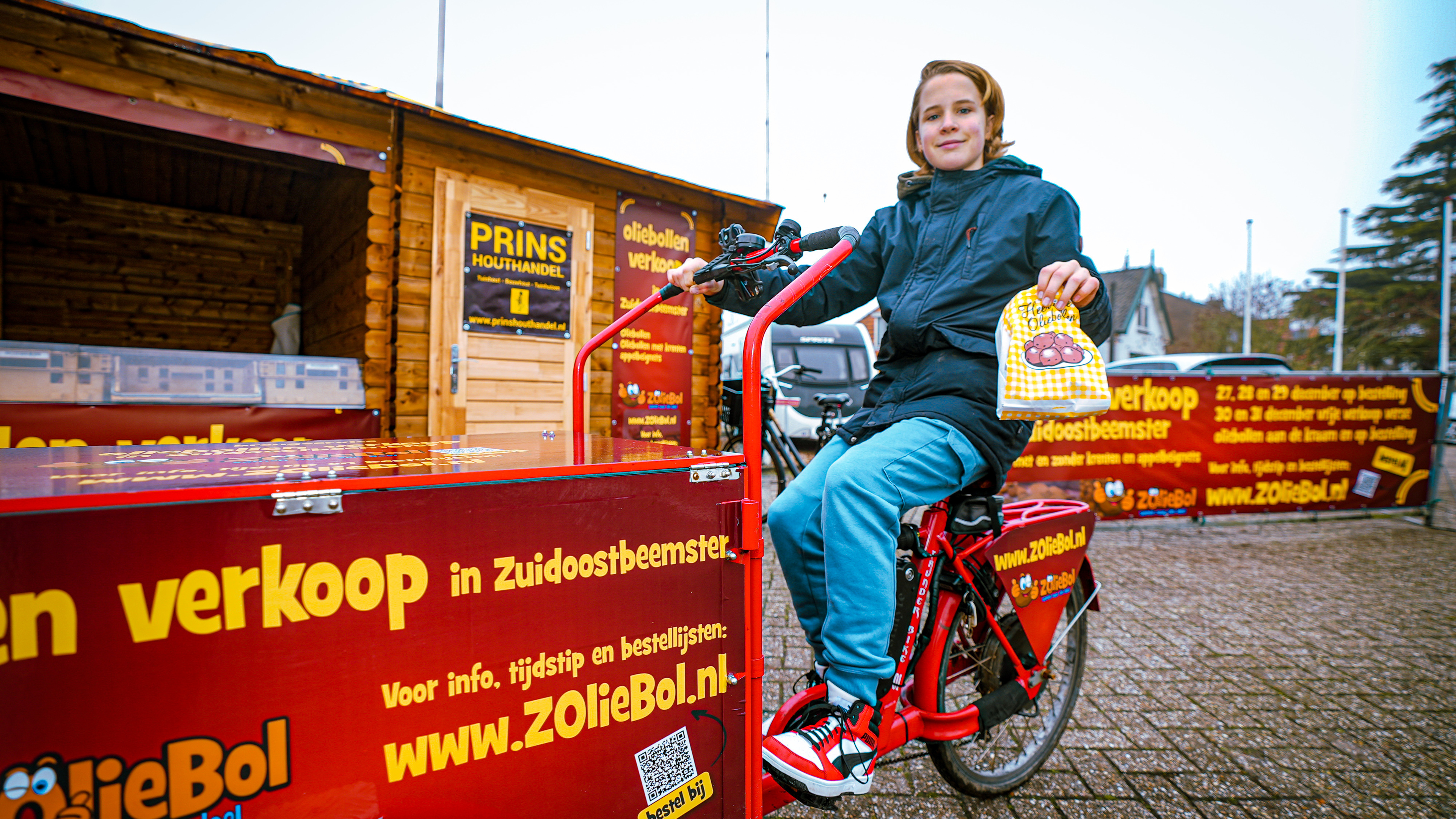 Spike (15) uit Zuidoostbeemster wil een half jaar studeren op zee en bakt oliebollen voor zijn grote