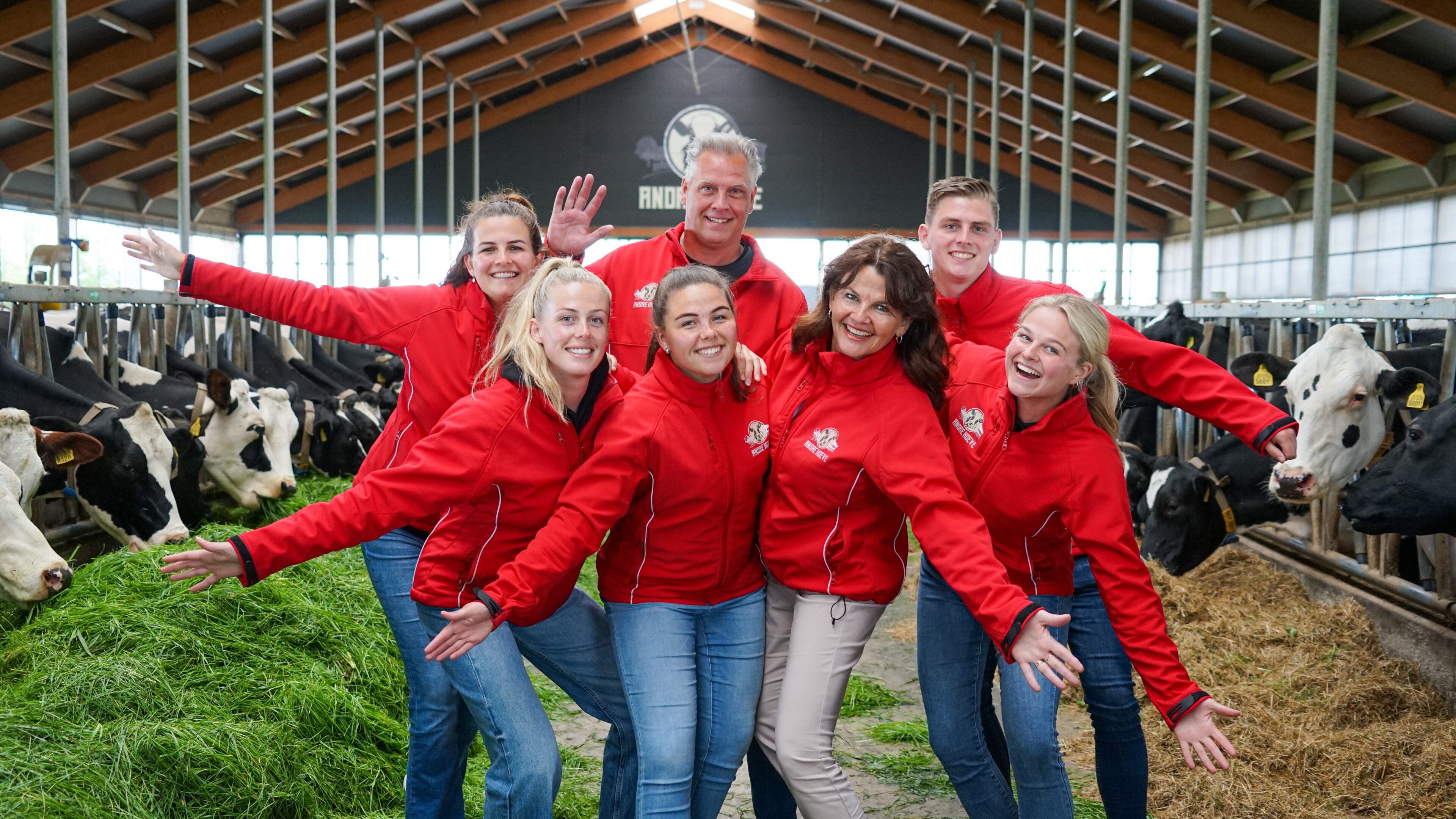 Galajurk verruild voor werkkloffie. Na winnen publieksprijs is het weer vroeg dag op André Hoeve in 