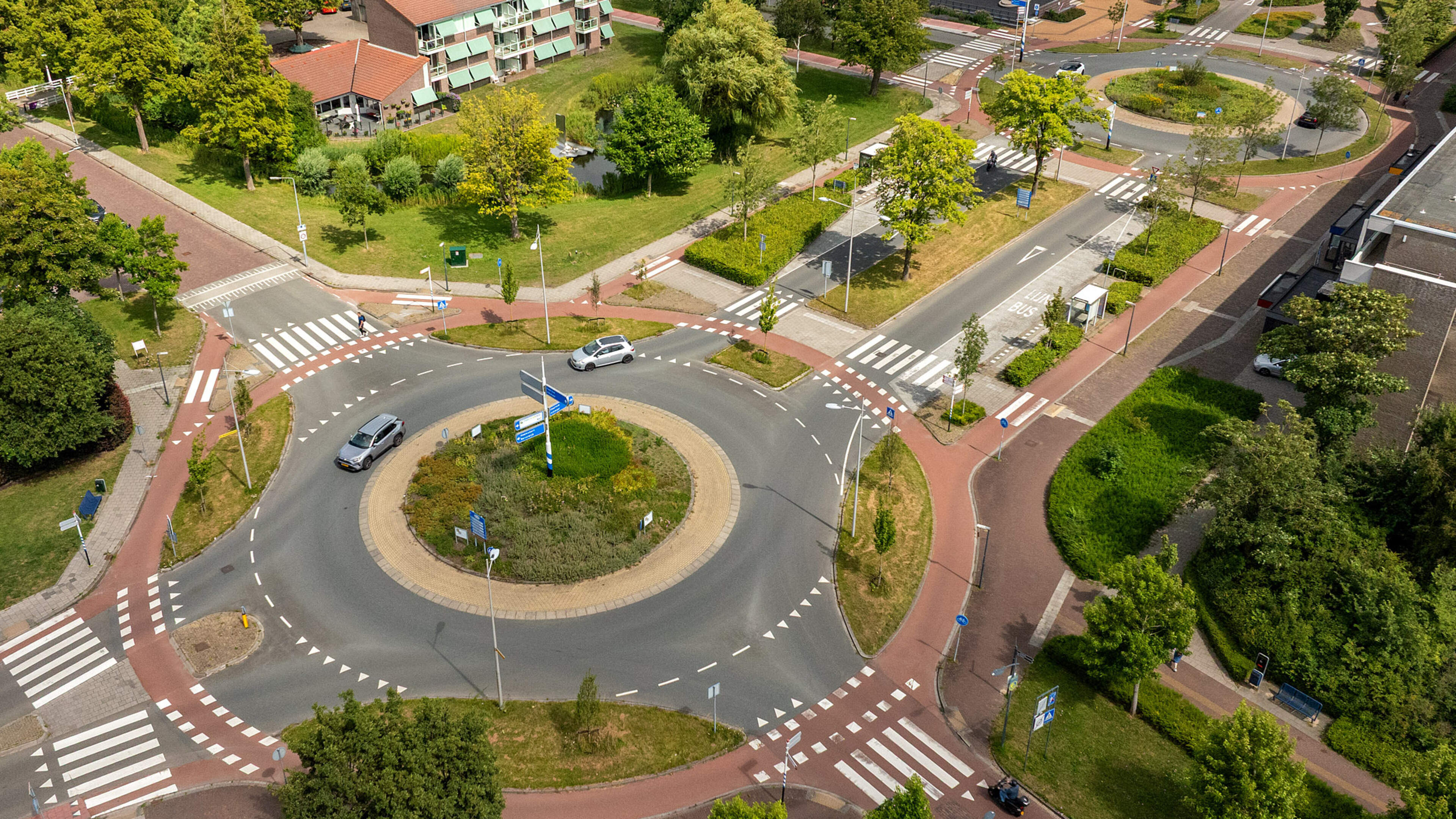 Castricum to redesign Smeetslaan cycle paths and roundabouts, traffic diverted