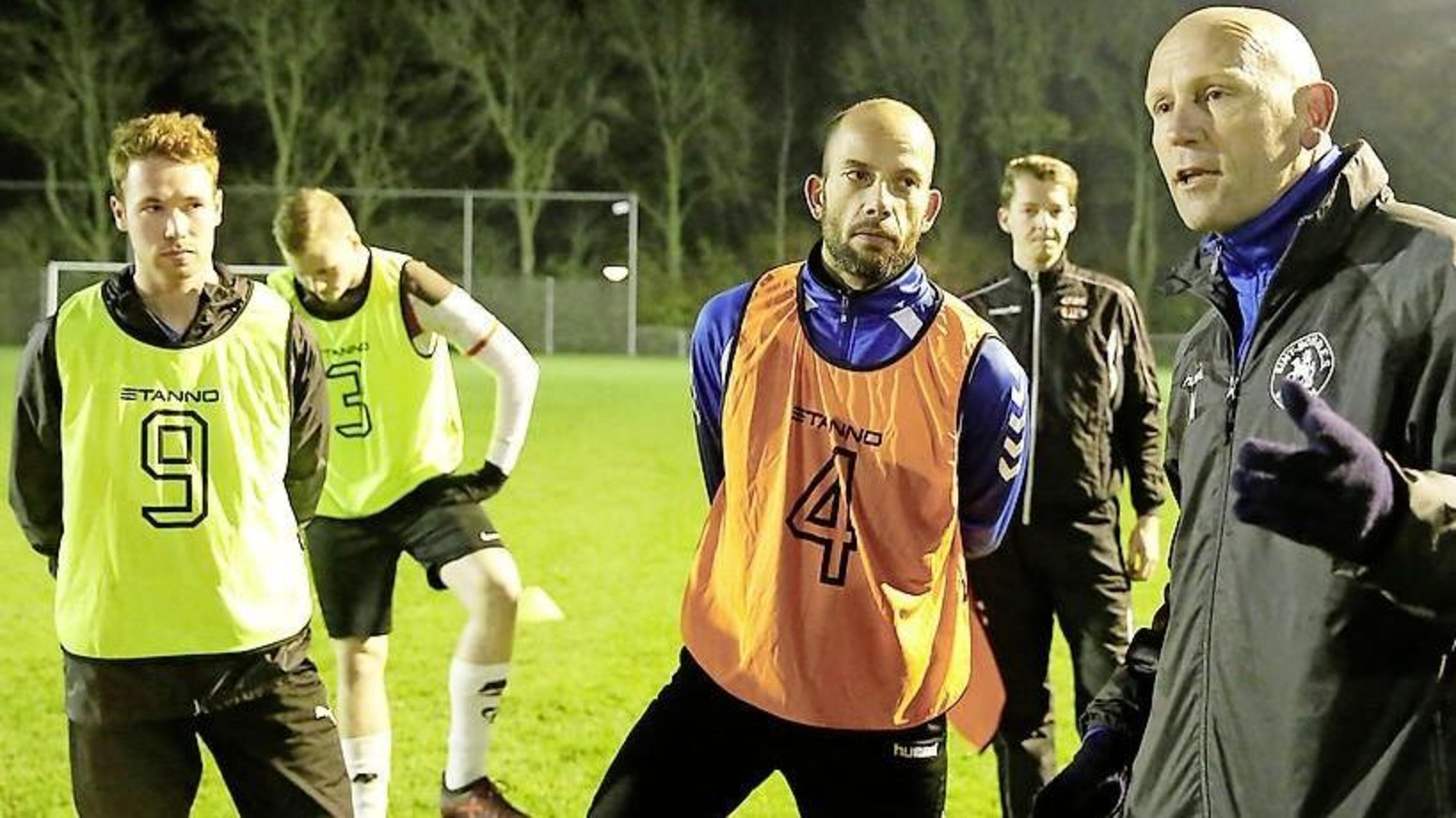 Geel Zwart neemt per direct afscheid van trainer Jan Loew. Met dank aan Yorgo Helleman boekt Oostere