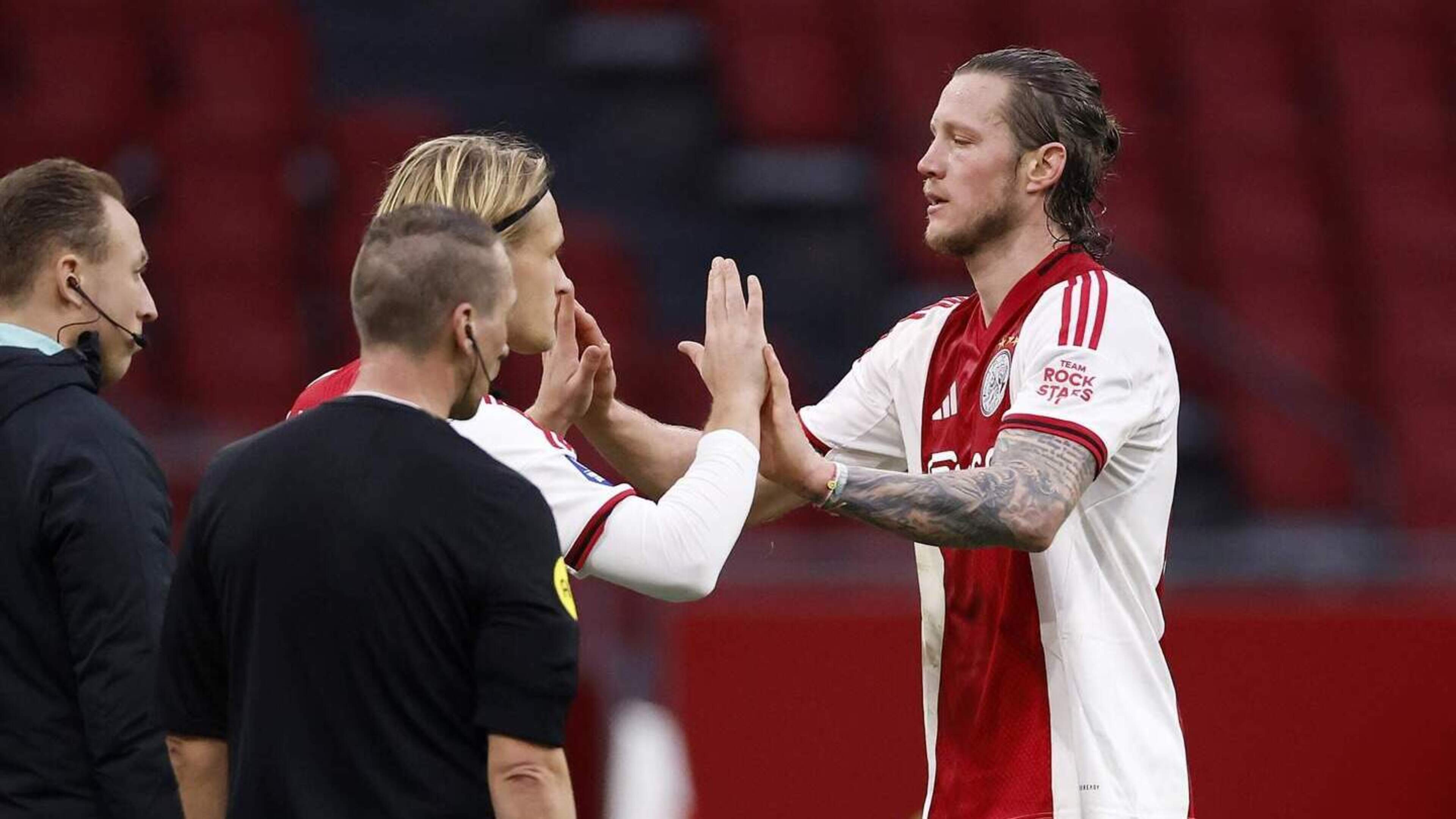 Striker Weghorst starts again for Ajax against Groningen