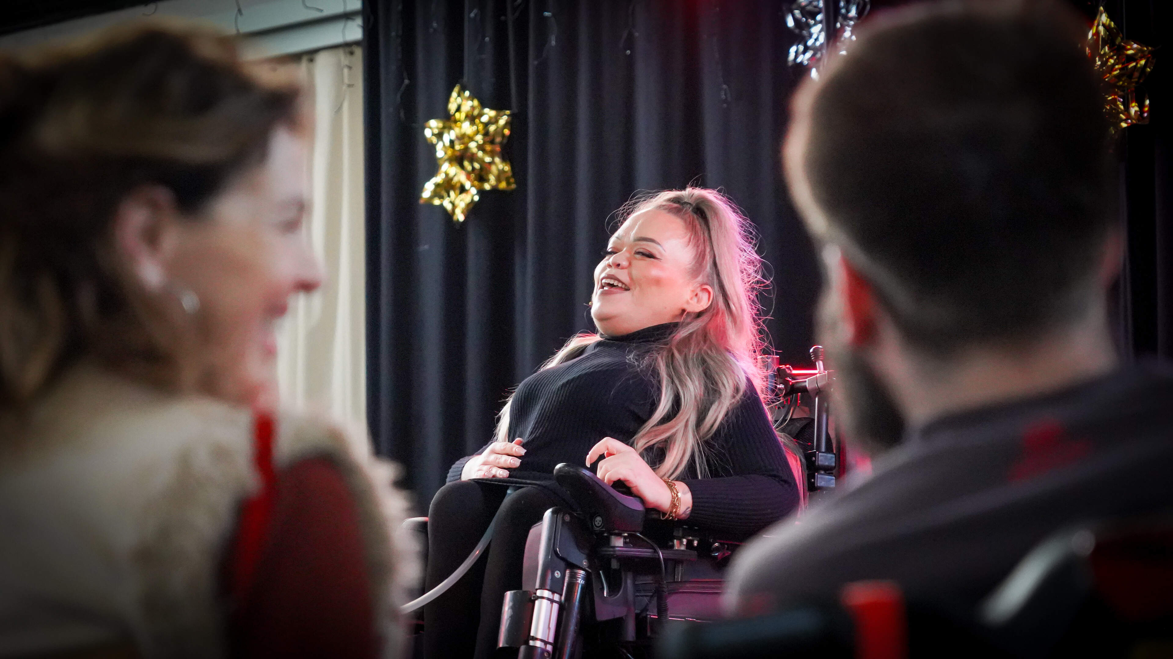 Bomvolle zaal voor Roos Botman, inspirerend ‘moidje’ uit Wervershoof. ‘Niets is onmogelijk’