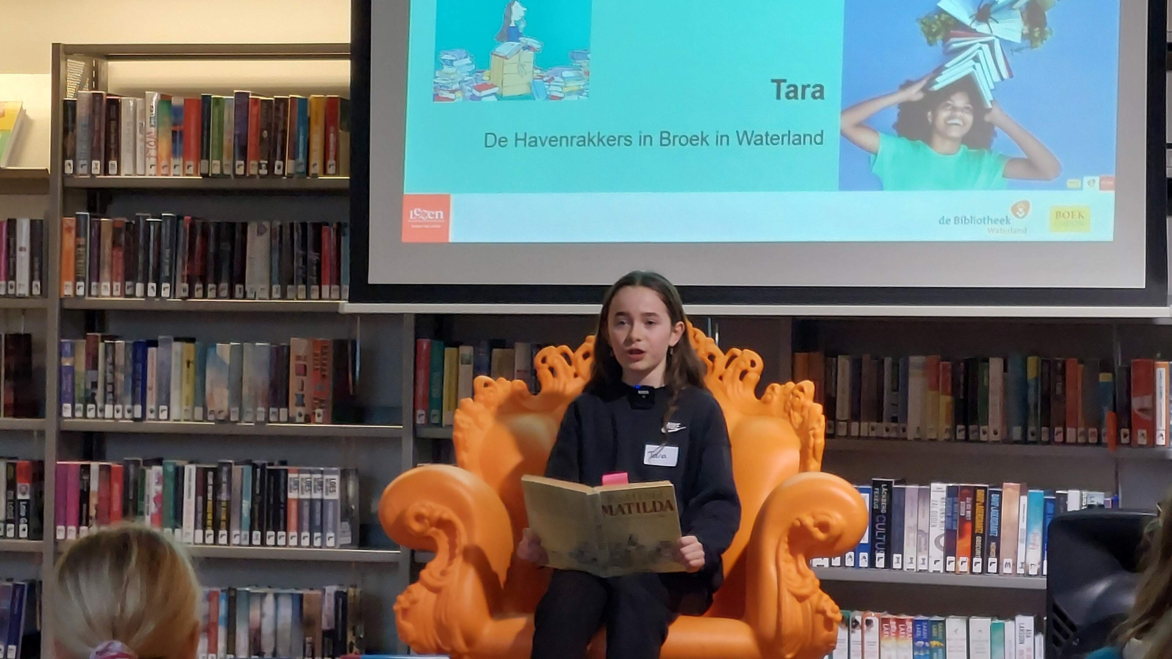 Damian Dankbaar en Tara van de Belt zijn de regionale voorleeskampioenen