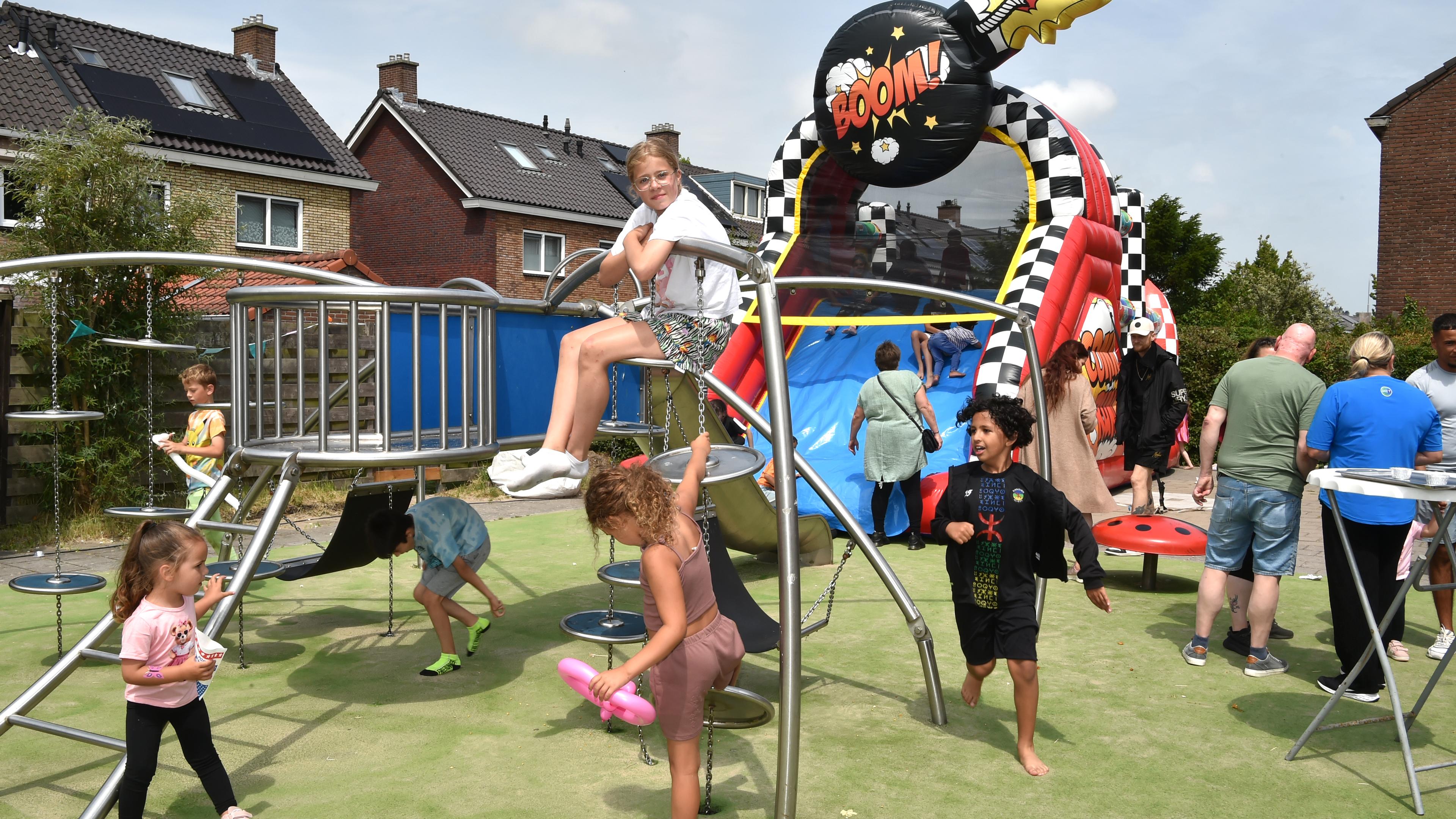 Speeltuinfeest aan de Gounodstraat en Schubertstraat in Heemskerk