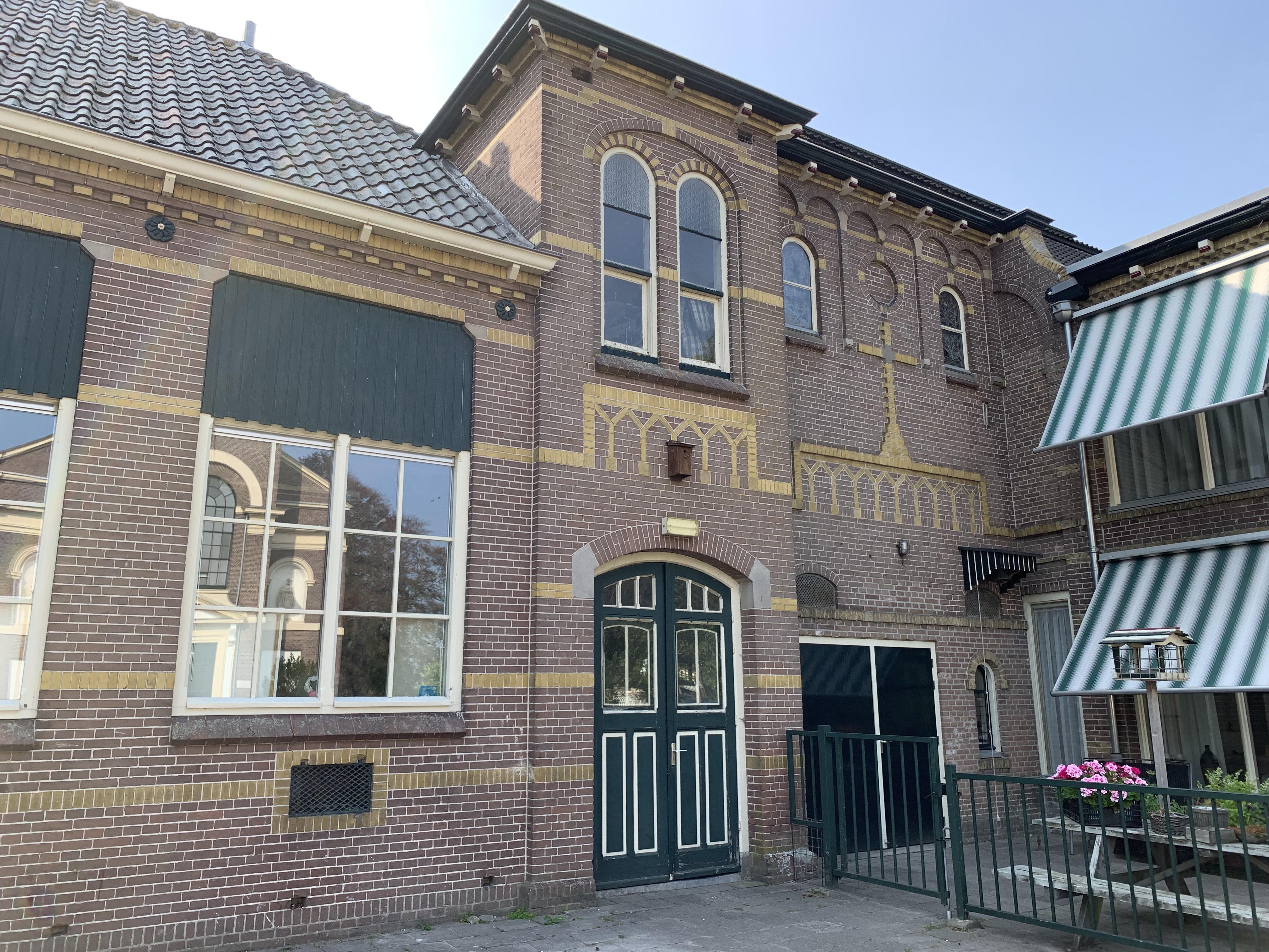 Oude dorpsschool Westwoud is niet te redden: er komt nieuwbouw voor kwetsbare ouderen