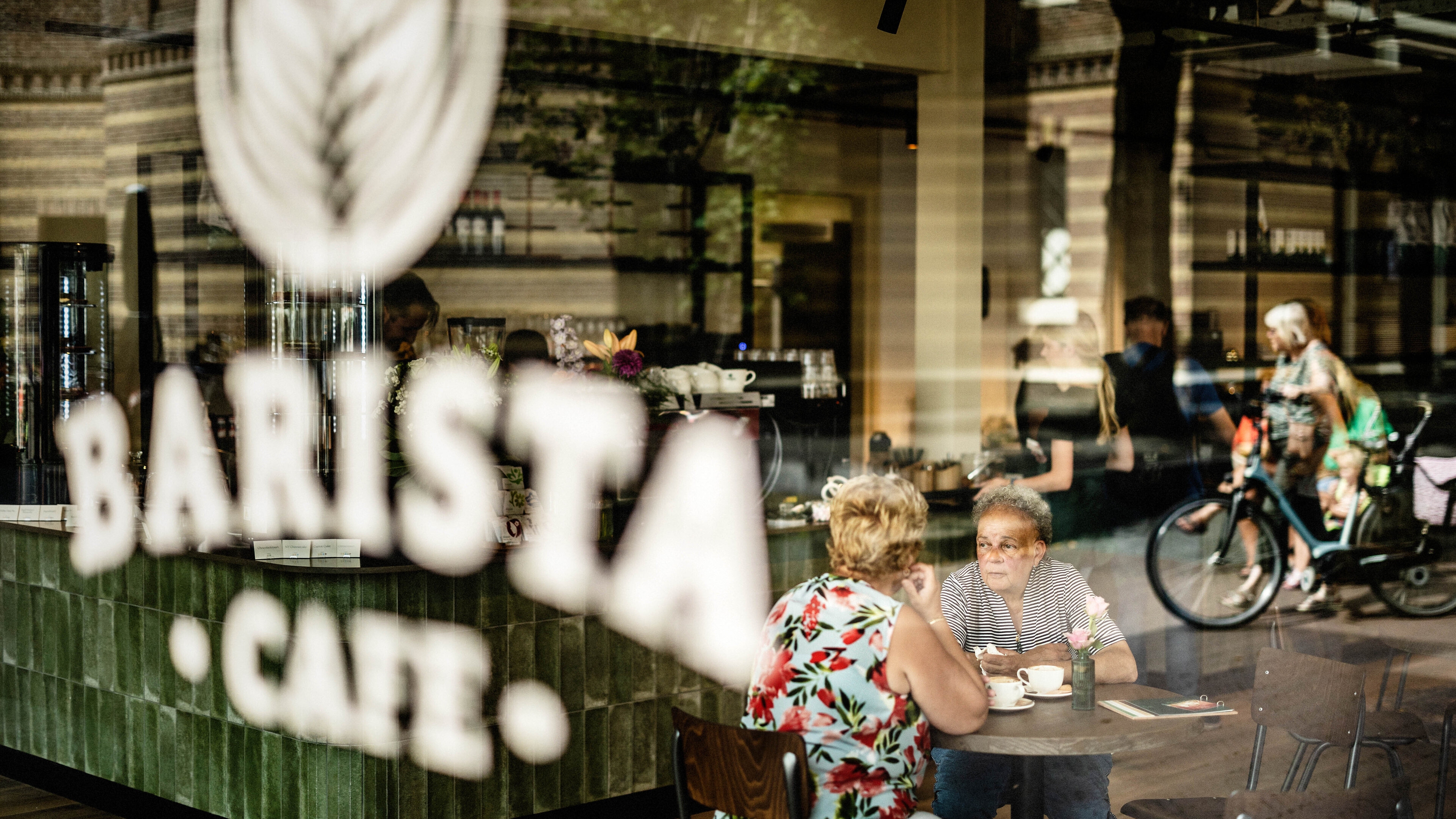 Genieten van een gratis cappuccino in gloednieuw Barista Café in hartje Purmerend: ‘Dit wordt straks