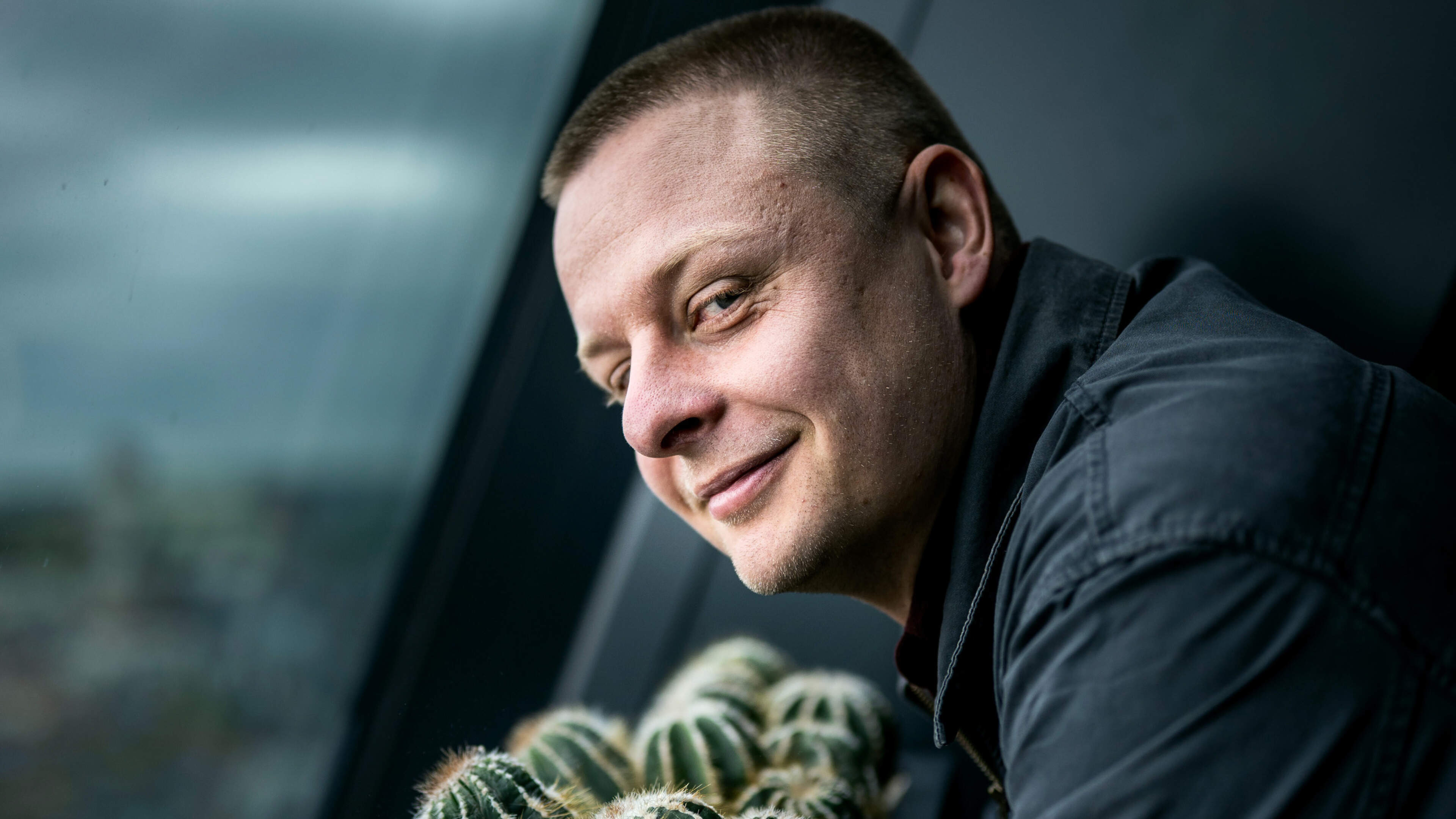 Some politicians call him the ‘most annoying interviewer’, but Bob Scholte (31) of Left Laser takes it as a major compliment: ‘We’re not doing anything crazy’