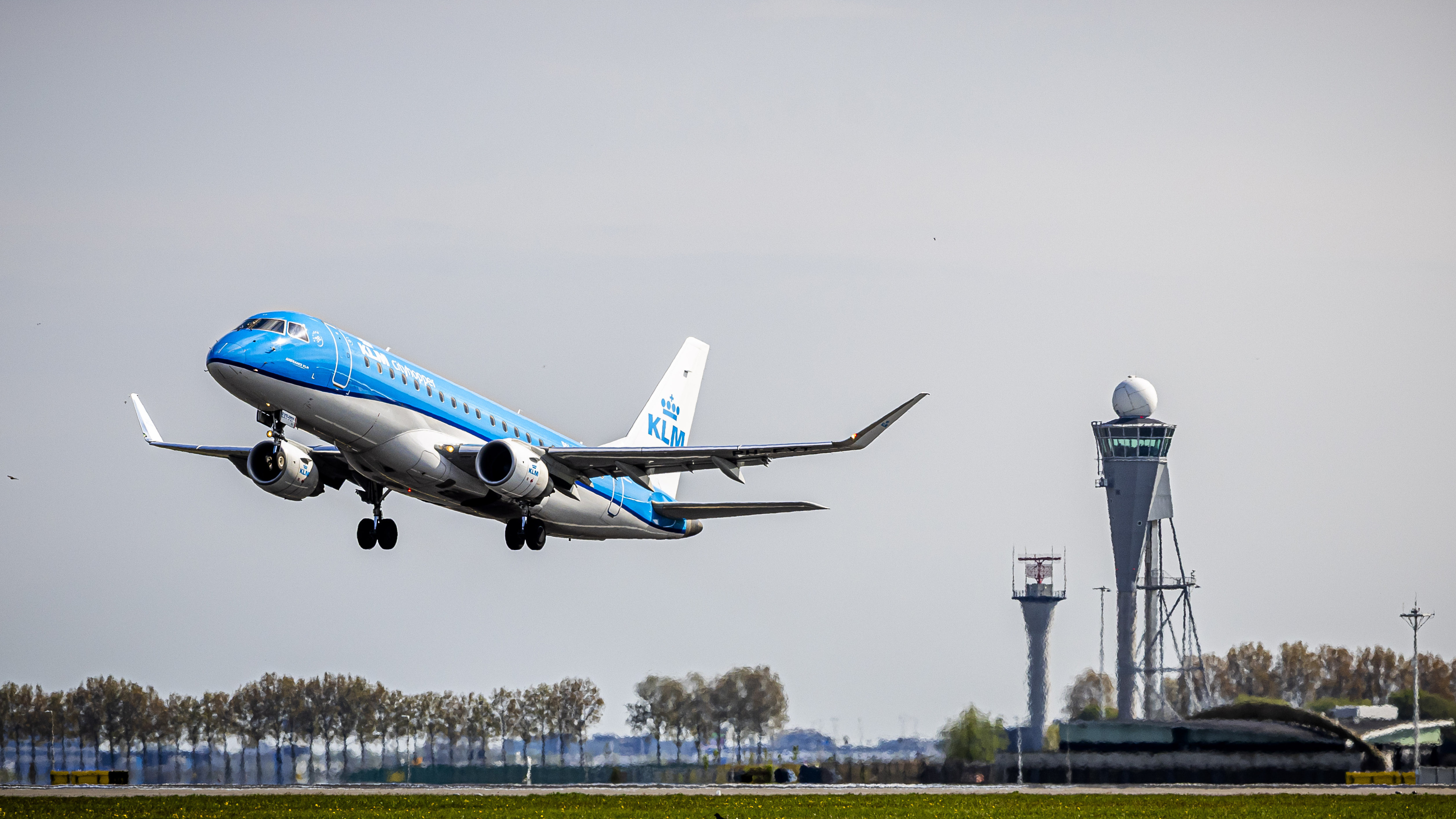 KLM flies to Middle East to pick up stranded travelers