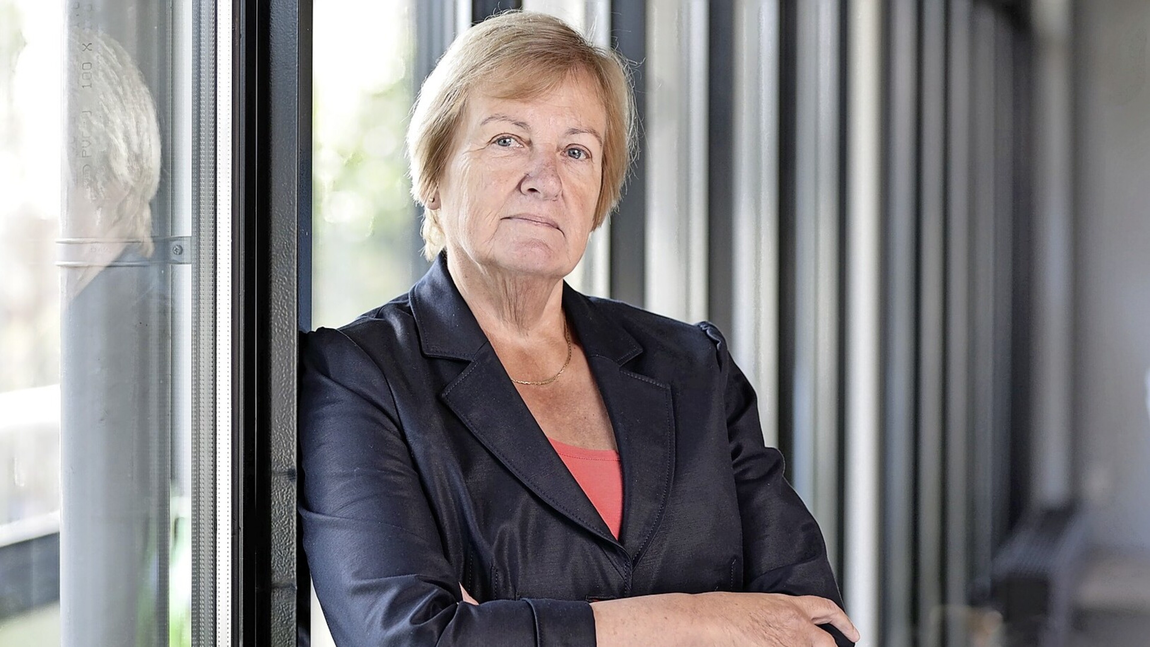 Hoe gif in een bollenschuur de asielopvang in Wieringerwerf langer openhield. ’Ik ga niet nog eens m