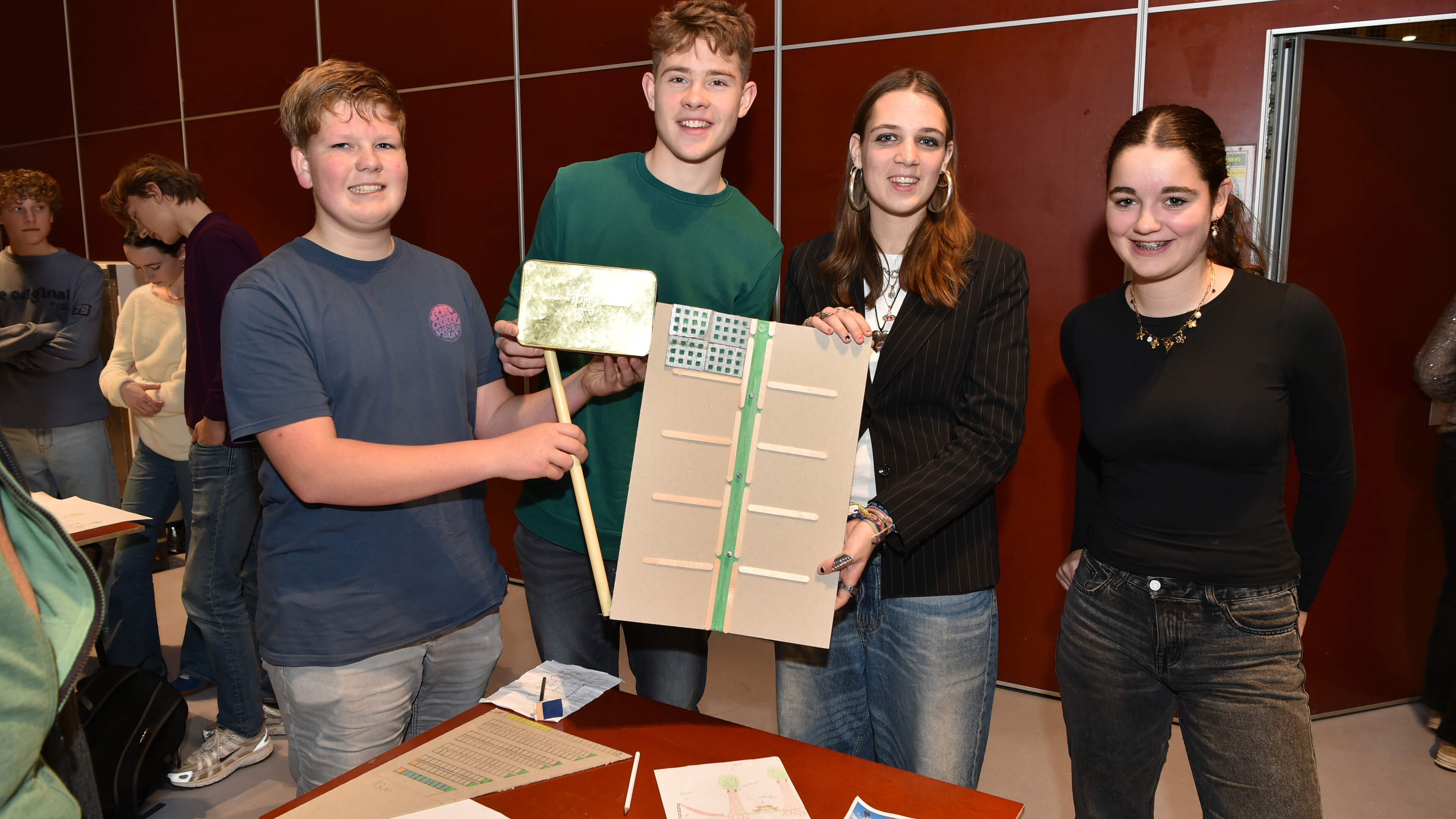 een-koektrommel-als-wateropslag-leerlingen-bonhoeffer-technasium-in