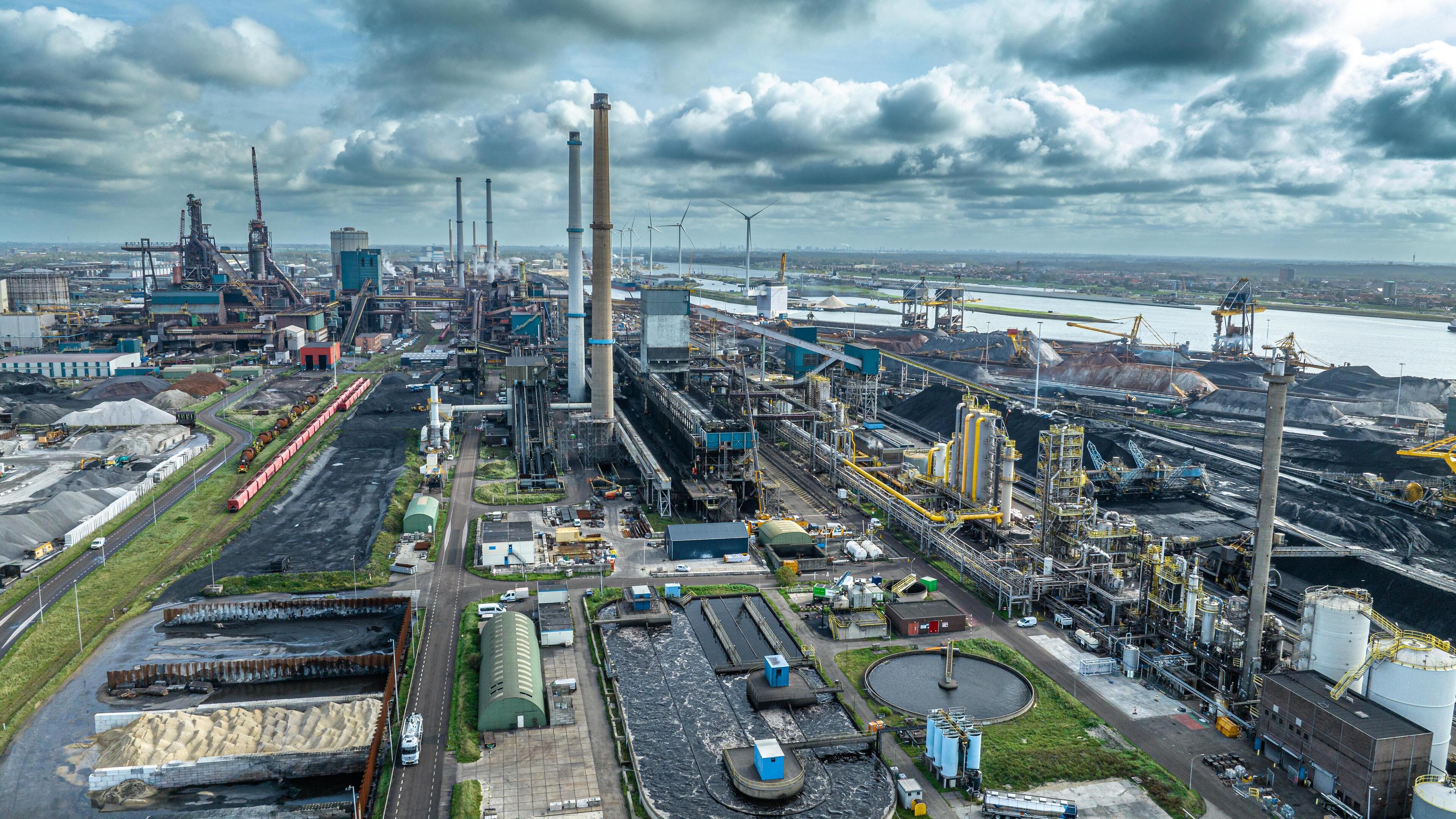 Full-page ad for alternative Tata site plan