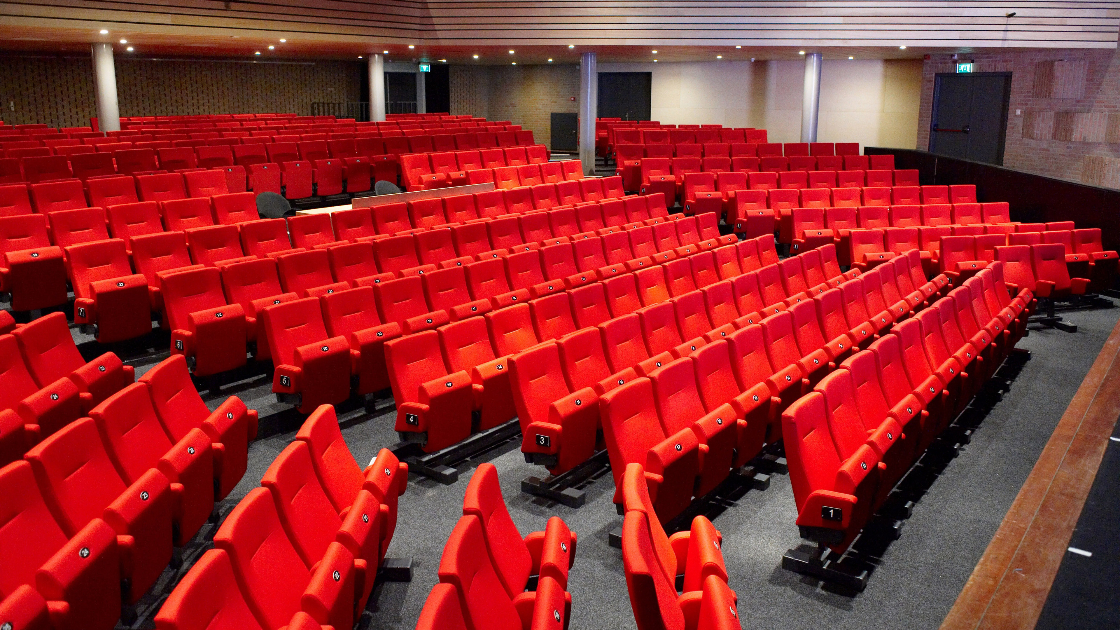 Kennemer Theater renovation costs €850,000 more than expected, Beverwijk city council allocates extra €300,000