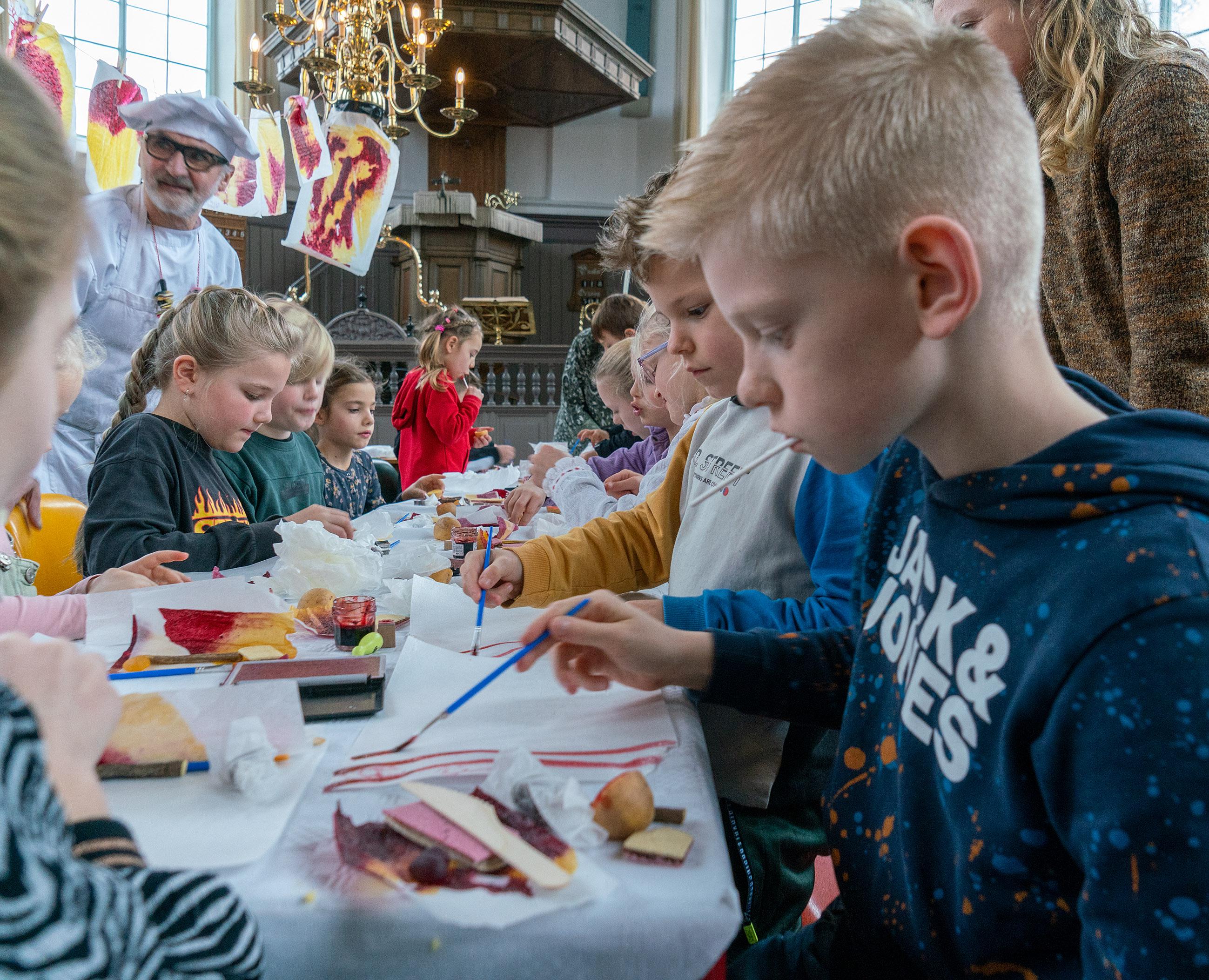 Zure matten van mango en bosbes, winegums van fruit. ’Sjef Torrie’ leert kinderen gezond te snoepen
