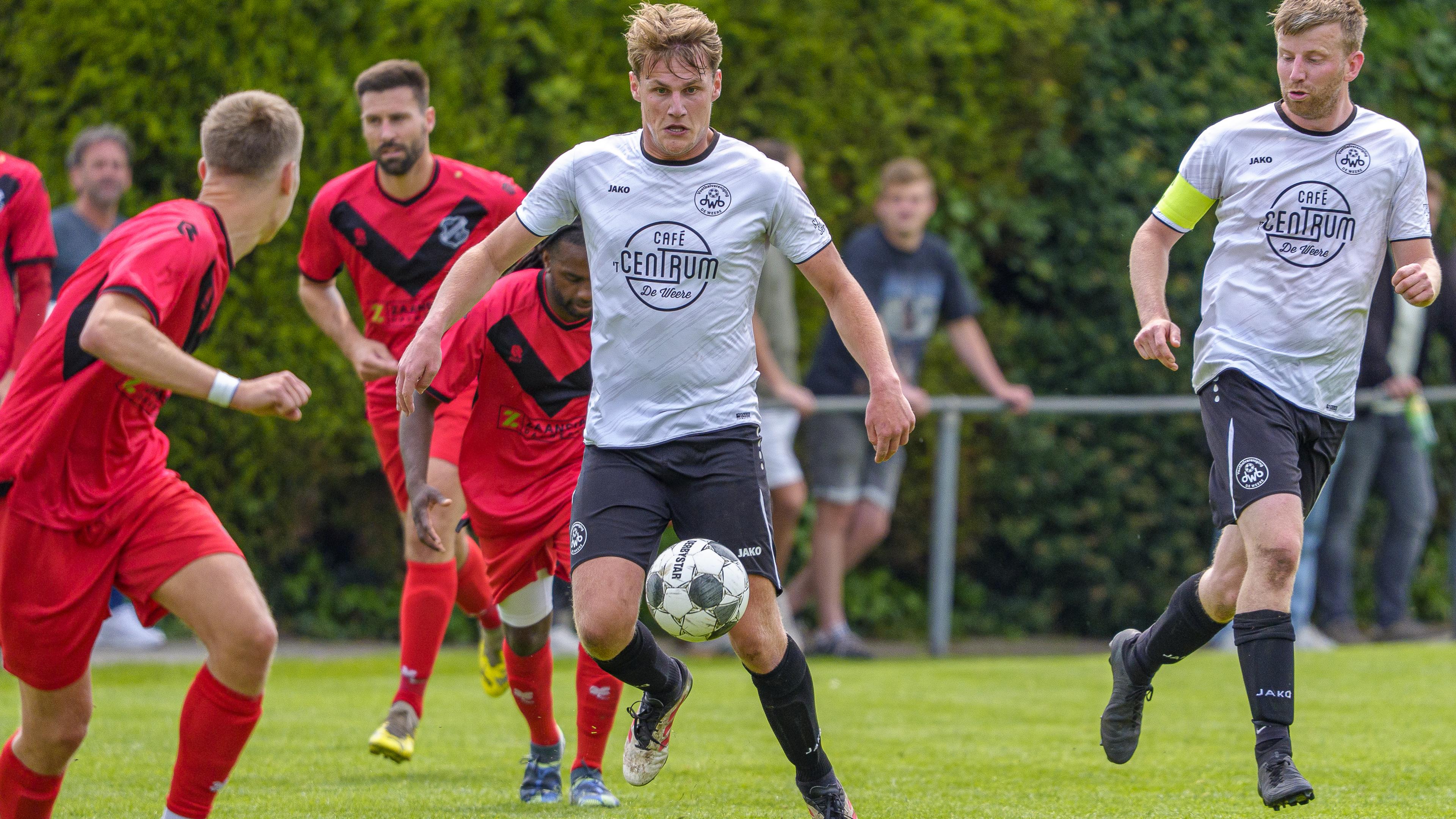 DWB uitgeschakeld in strijd tweedeklasseticket. De Weere baalt maar derby’s verzachten veel