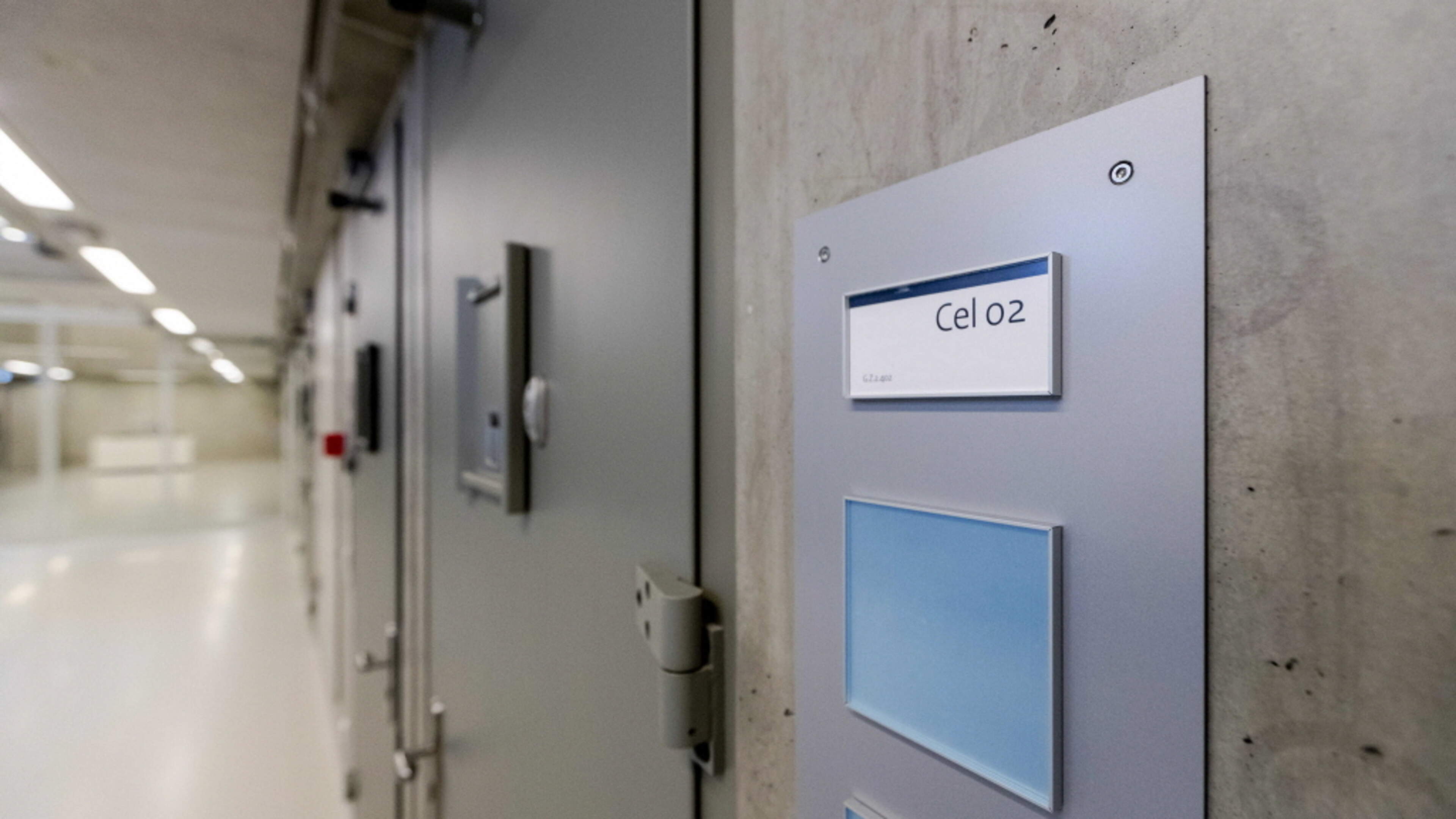 Suspect in Beverwijk hostage-taking, assault, and extortion released as flight risk recedes