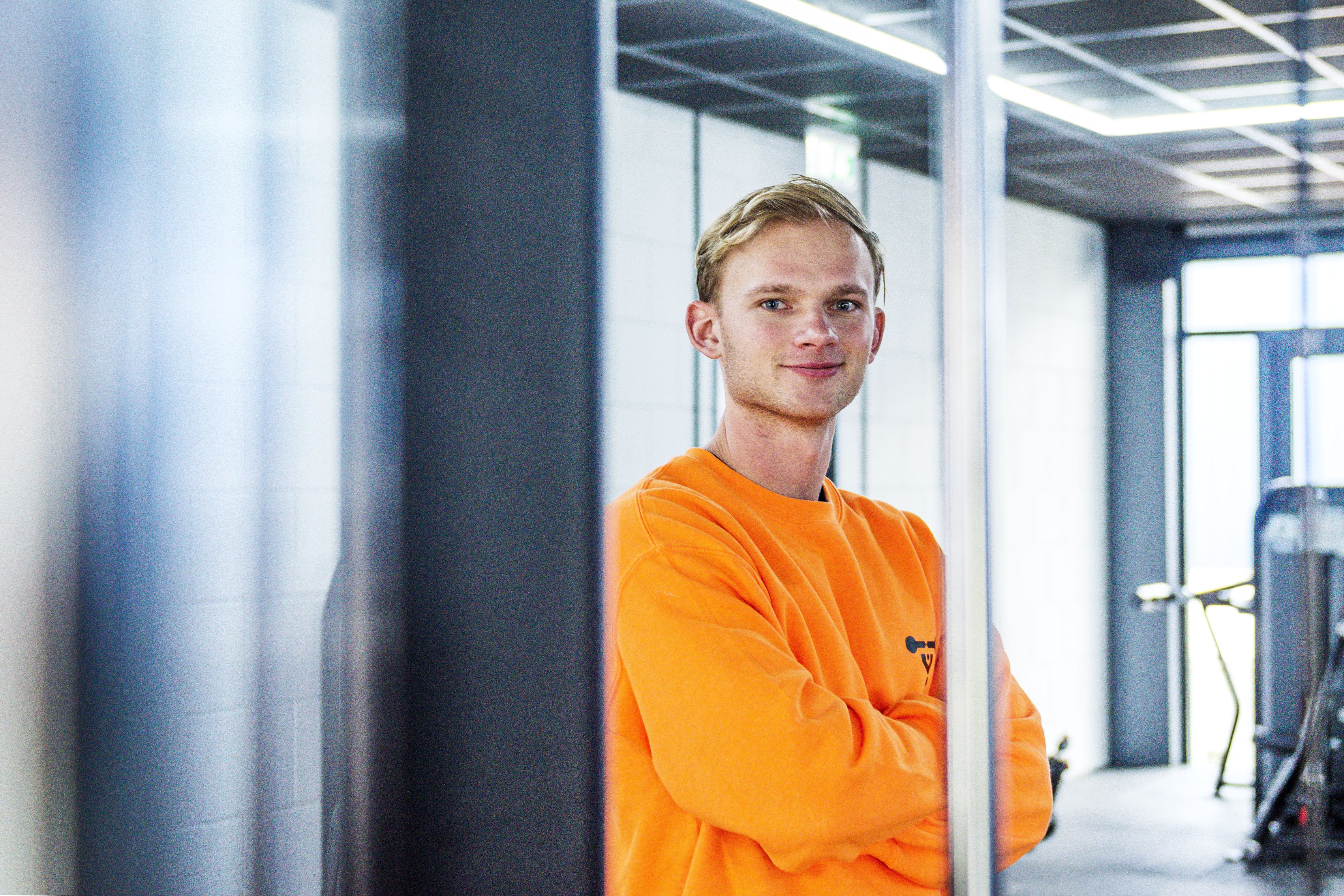 Nick (24) haalt jongeren terug naar het dorp met zijn sportschool. ’Als de jeugd komt, volgt de rest