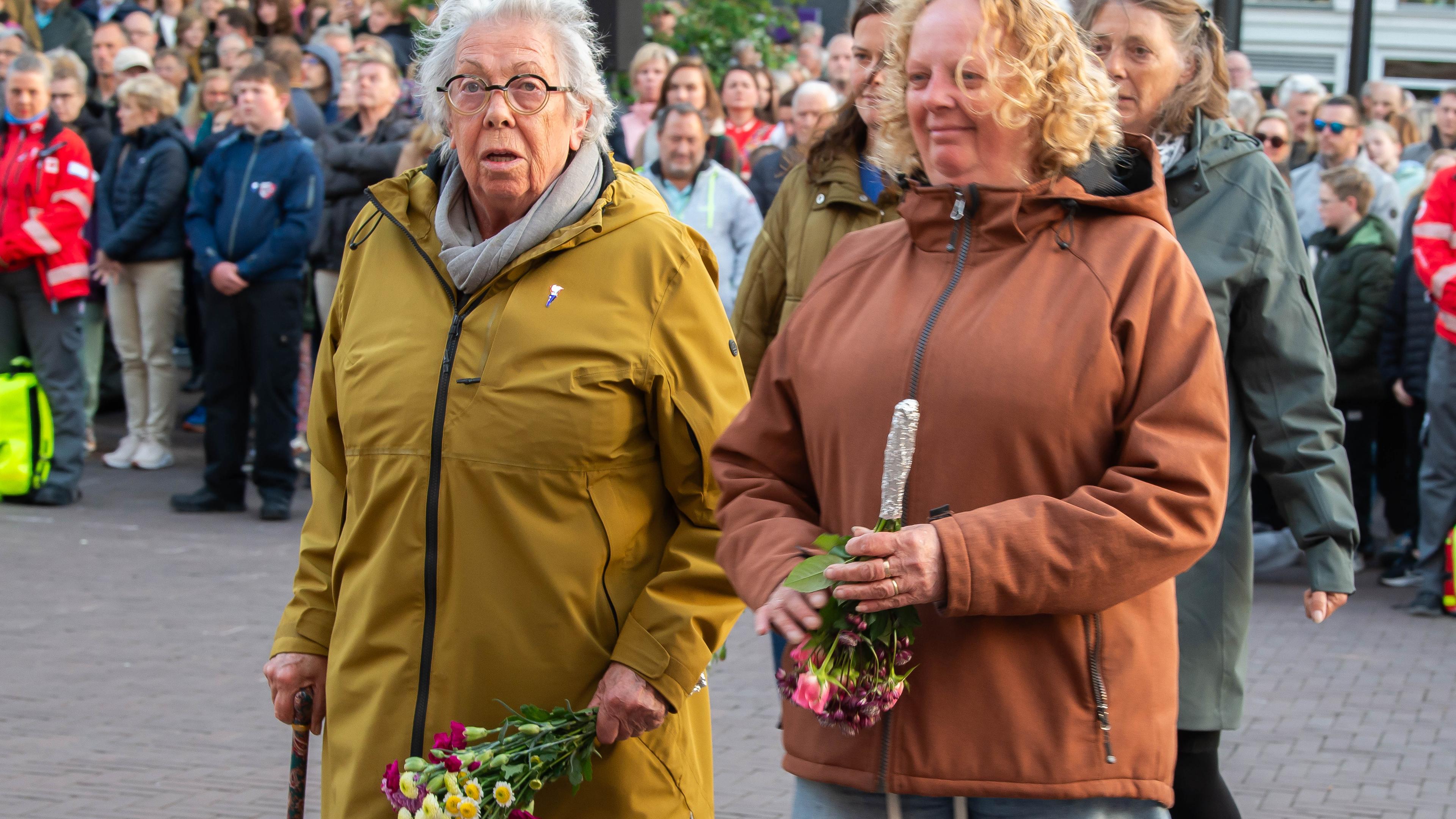 Tiny voor de 79ste keer bij Dodenherdenking in Purmerend: ’Zolang het kan, blijf ik komen’