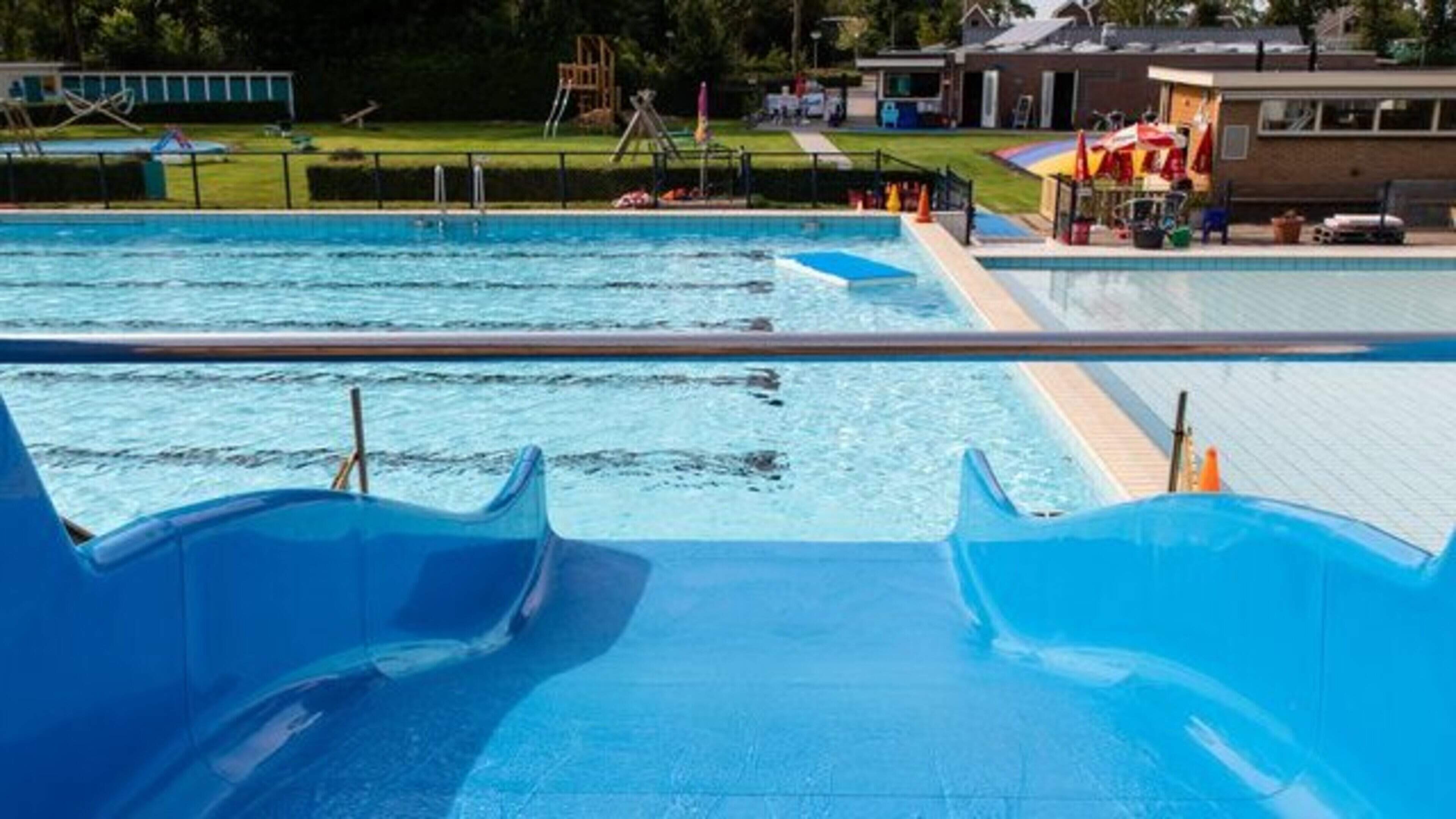 Toch weer frisse duik mogelijk in Dirkshorn. Zwembad De Veersloot kan komende drie weekeinden open