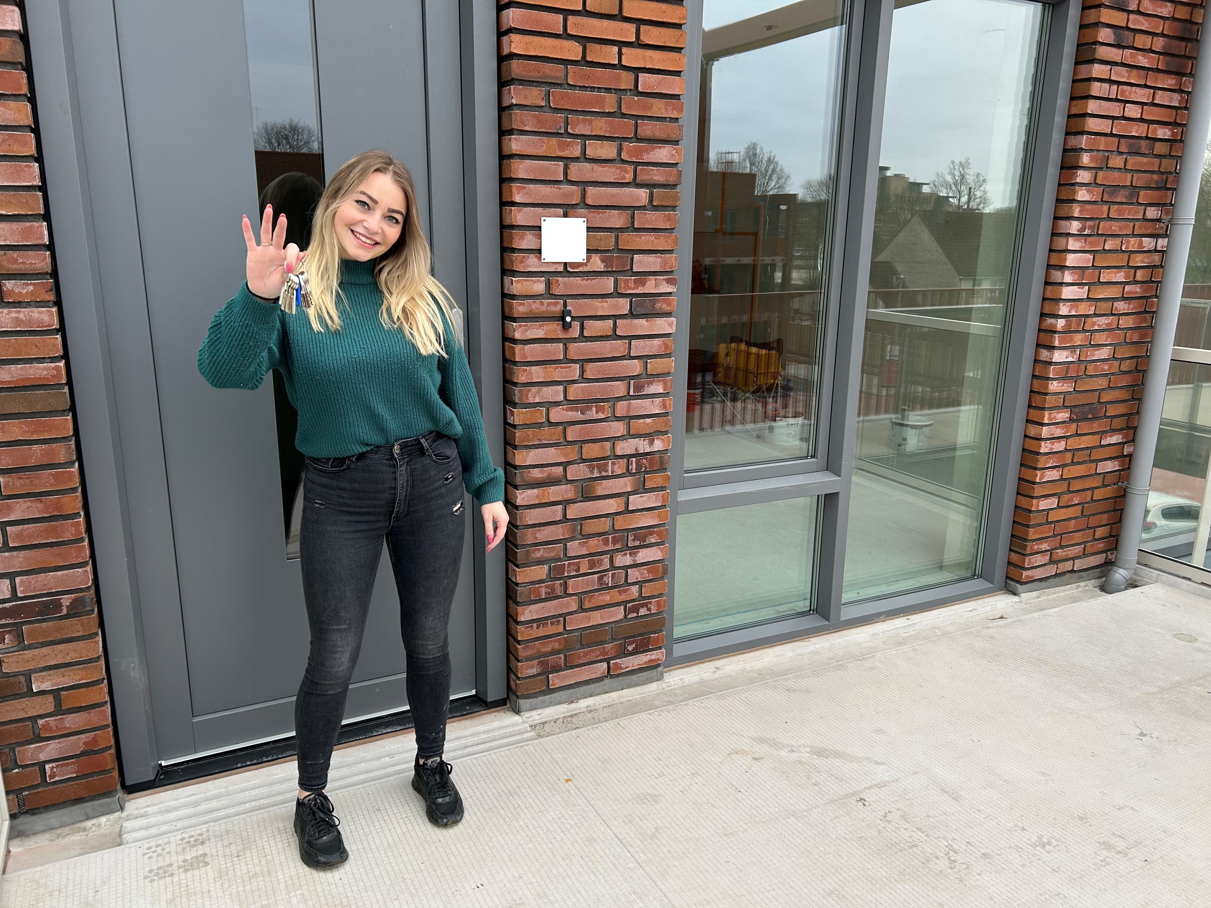 Maxime stond op plek 60, maar heeft nu toch de sleutel van een nieuwe huurwoning aan de Saffier in H