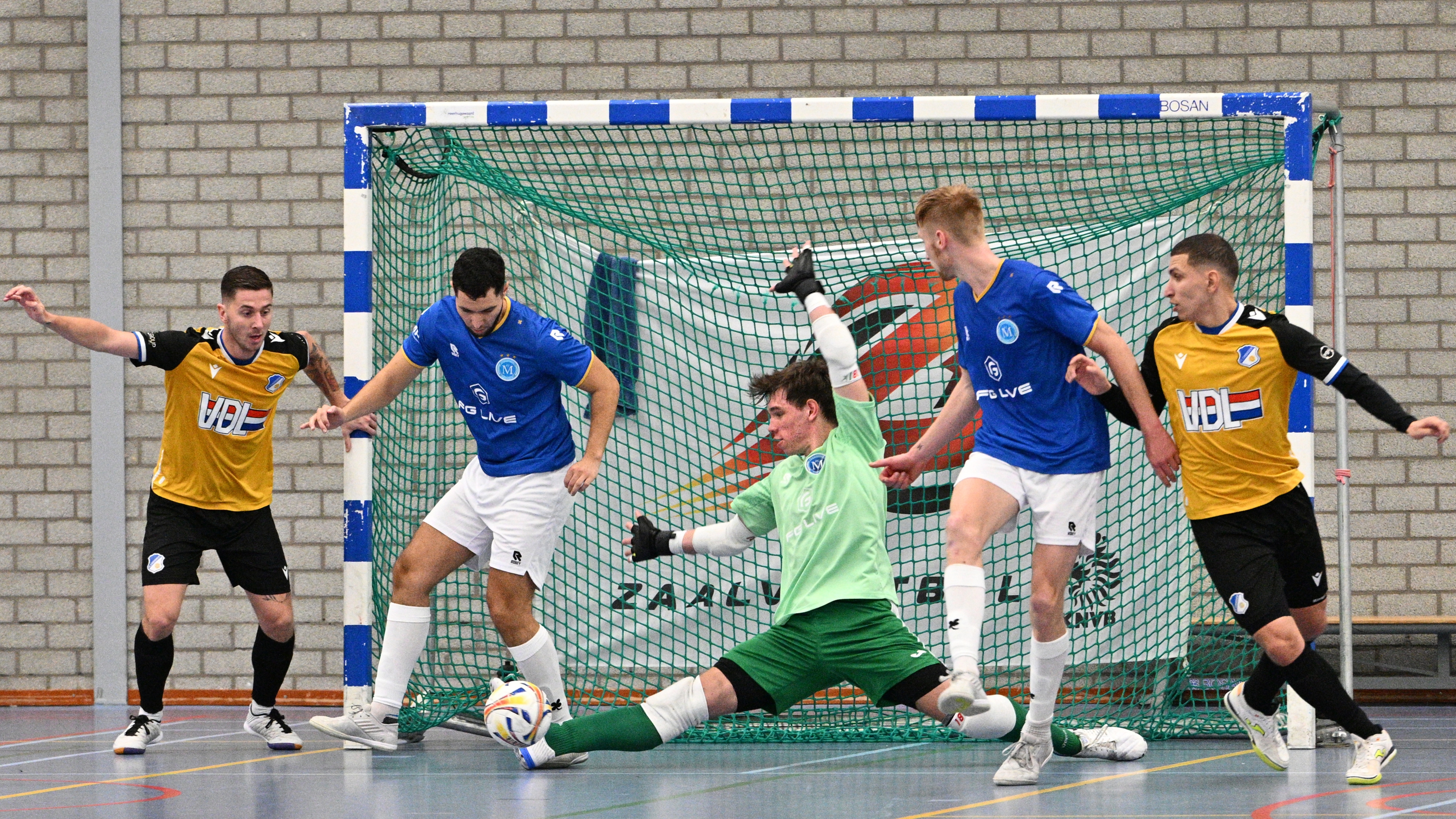 Studie moet even wachten, Mika (18) uit Julianadorp gaat naar het WK zaalvoetbal: ‘Ik denk dat mijn 