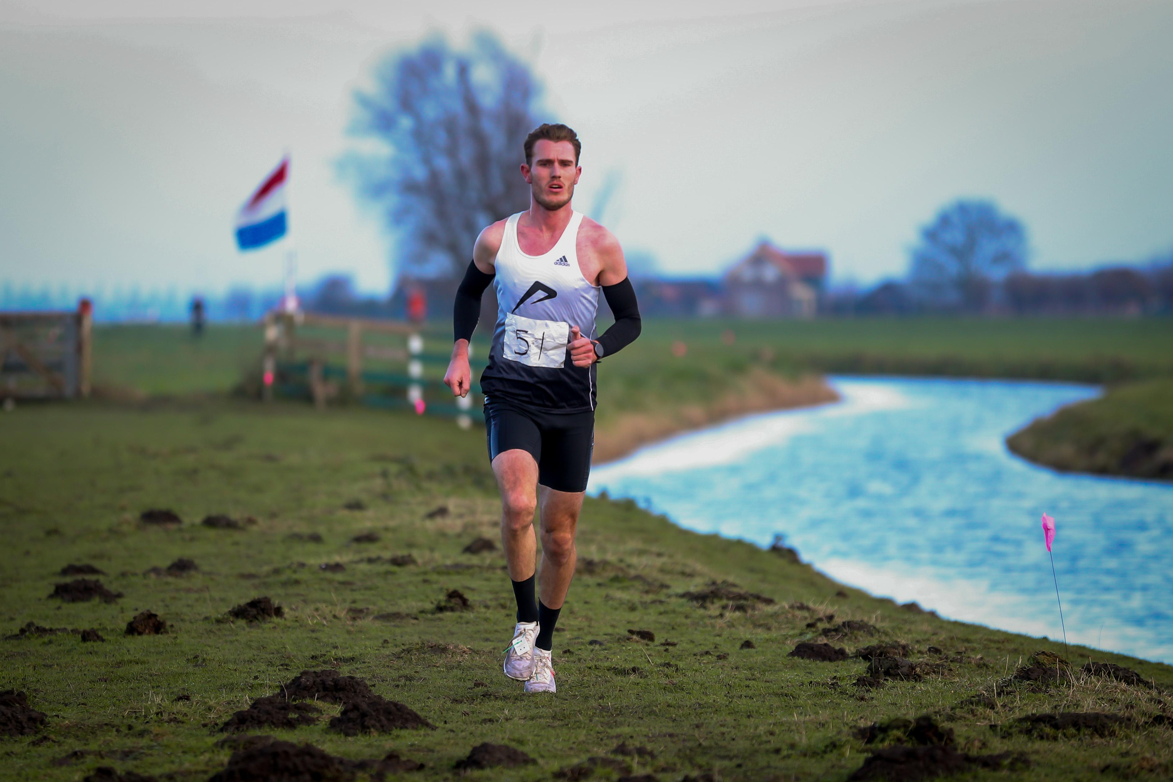 Hij zet de kroon op het werk. Met zijn zege in St. George cross rondt Menno Munster crosscircuit in 