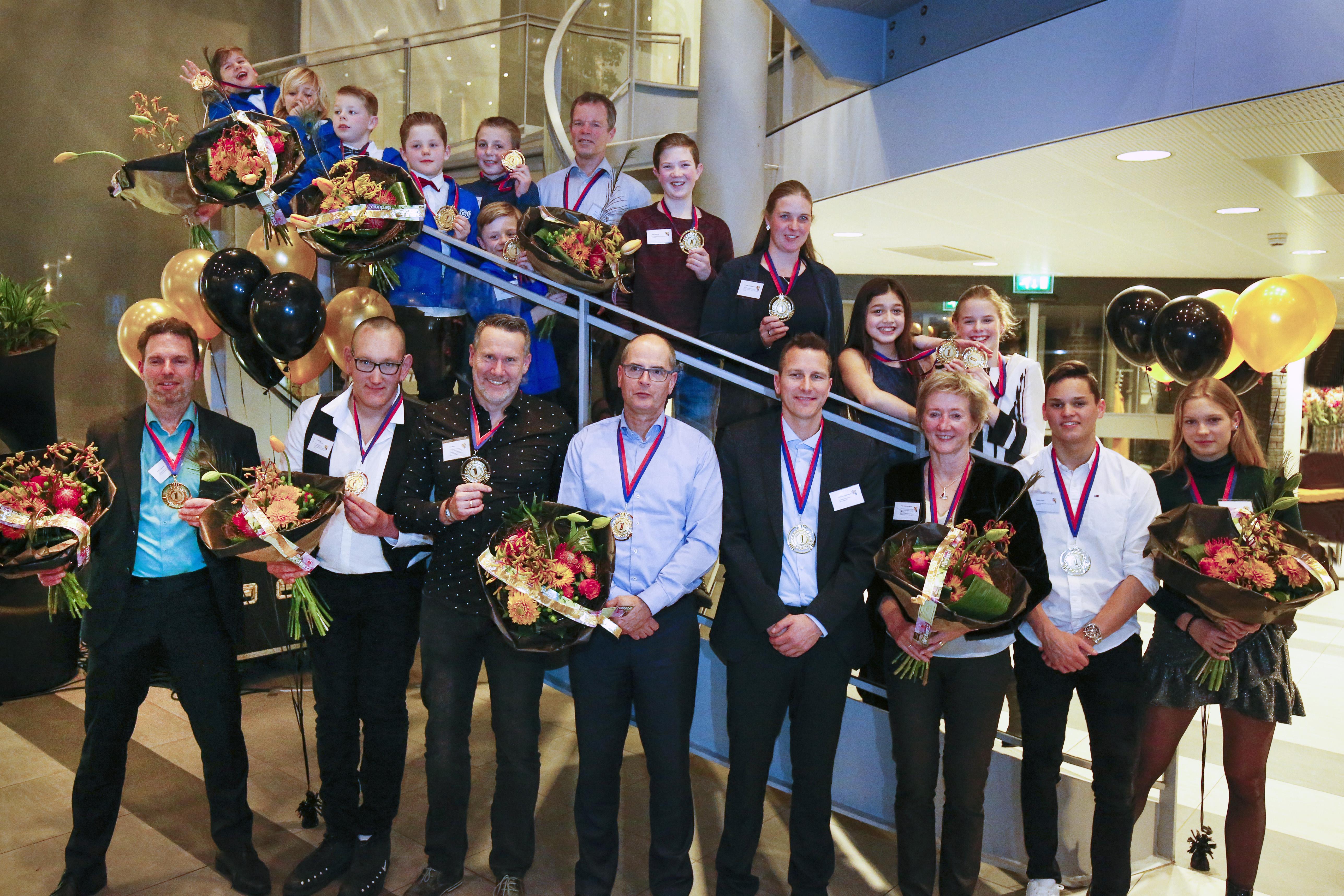 De stekker gaat uit de Sportraad. Er is niemand meer te vinden voor de ...