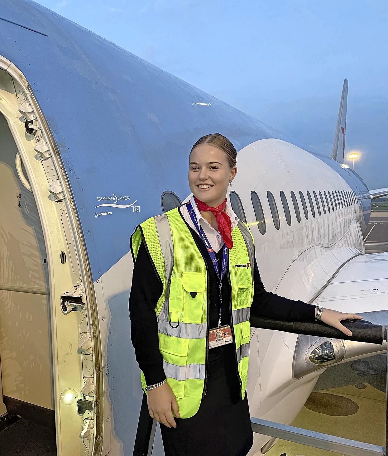 Ereprijs voor Femke Jongeneel uit Avenhorn. Zij mag zich nu ’Excellent mbo’er voor de luchtvaart 202