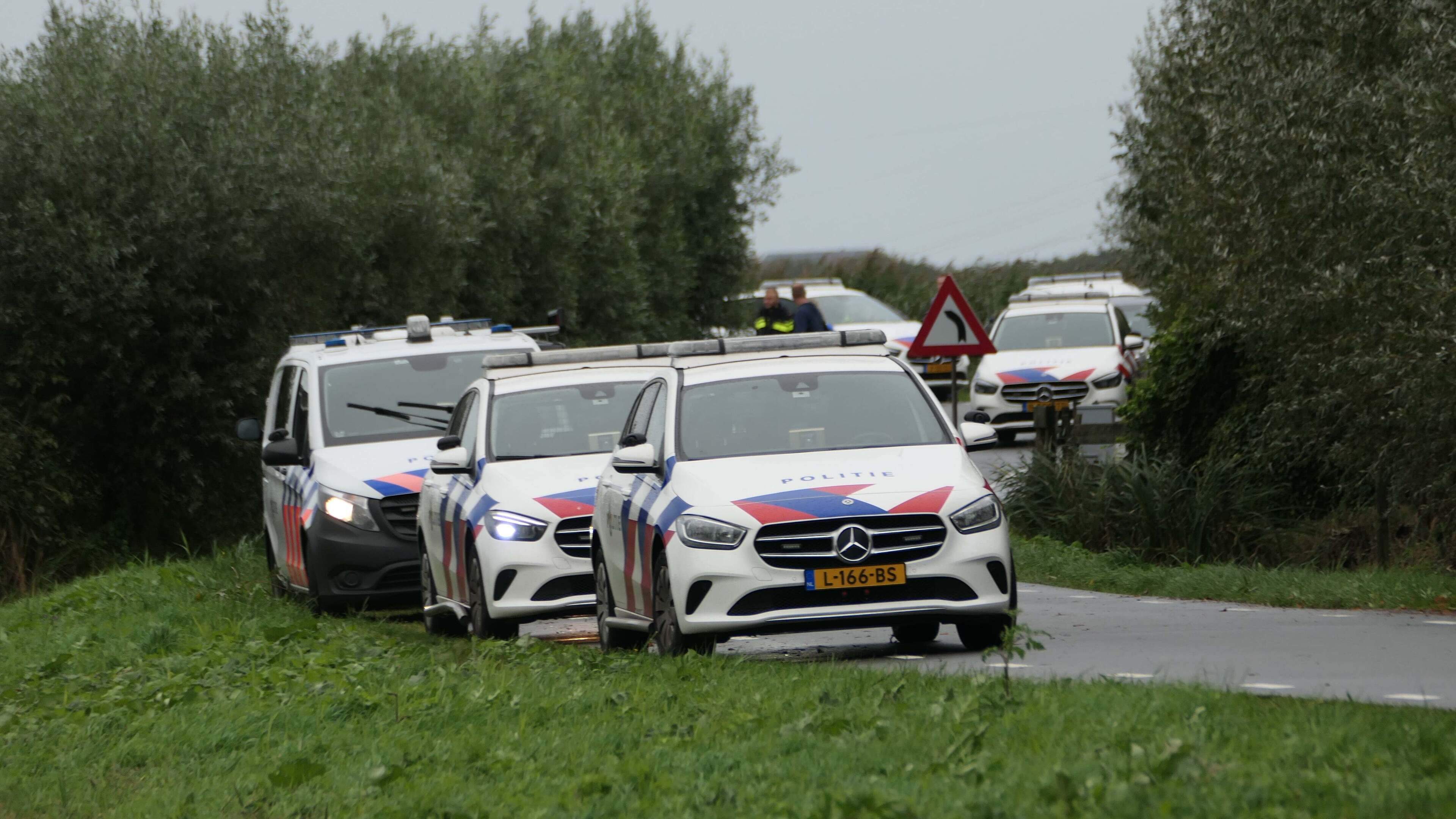 Vrouw ‘levensgevaarlijk gewond’ door aanval van stier in Wijdewormer [update]