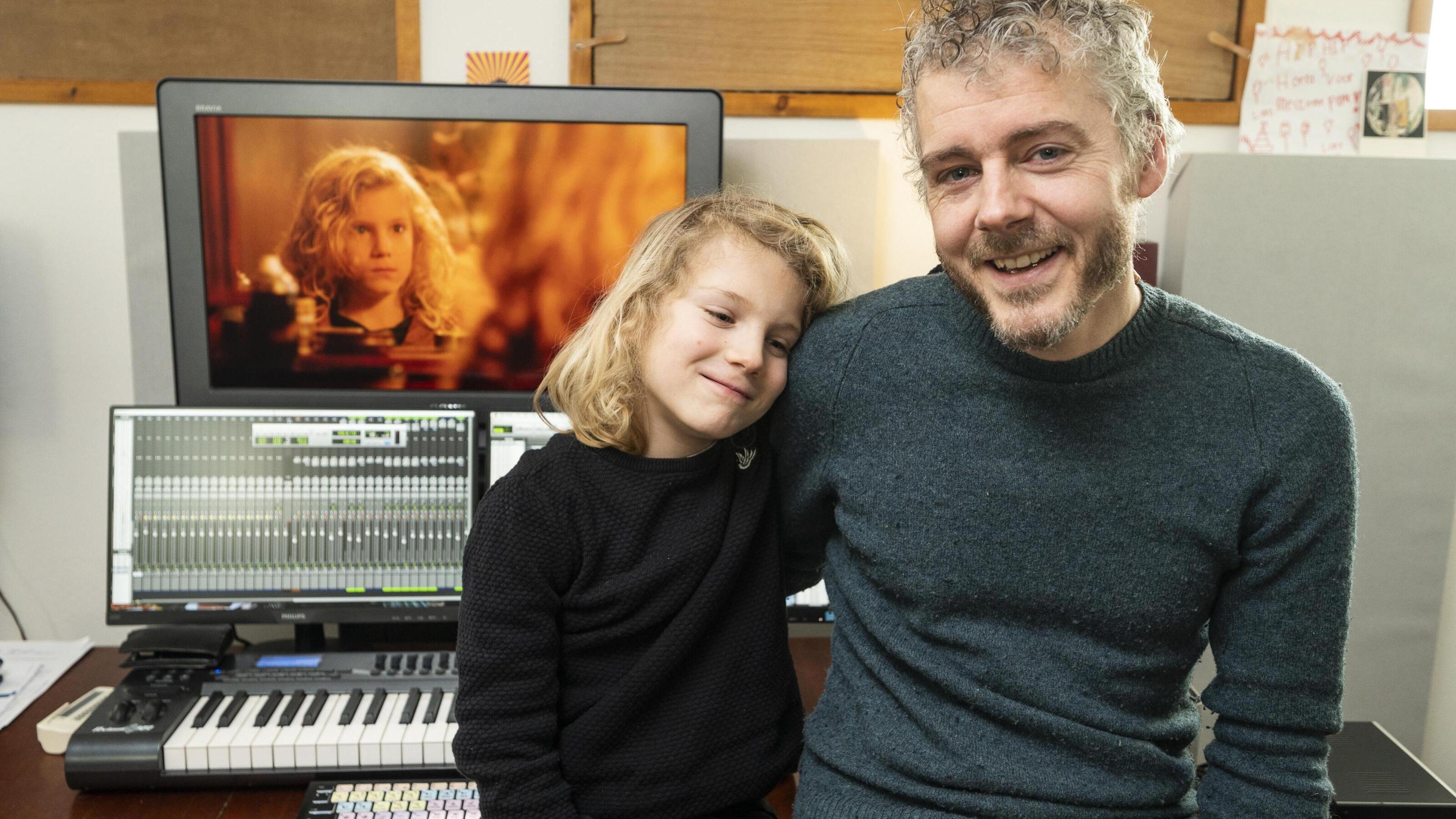 Boris (10) uit Ilpendam en vader Boelie winnen International Emmy Award met Nederlandse kinderserie 