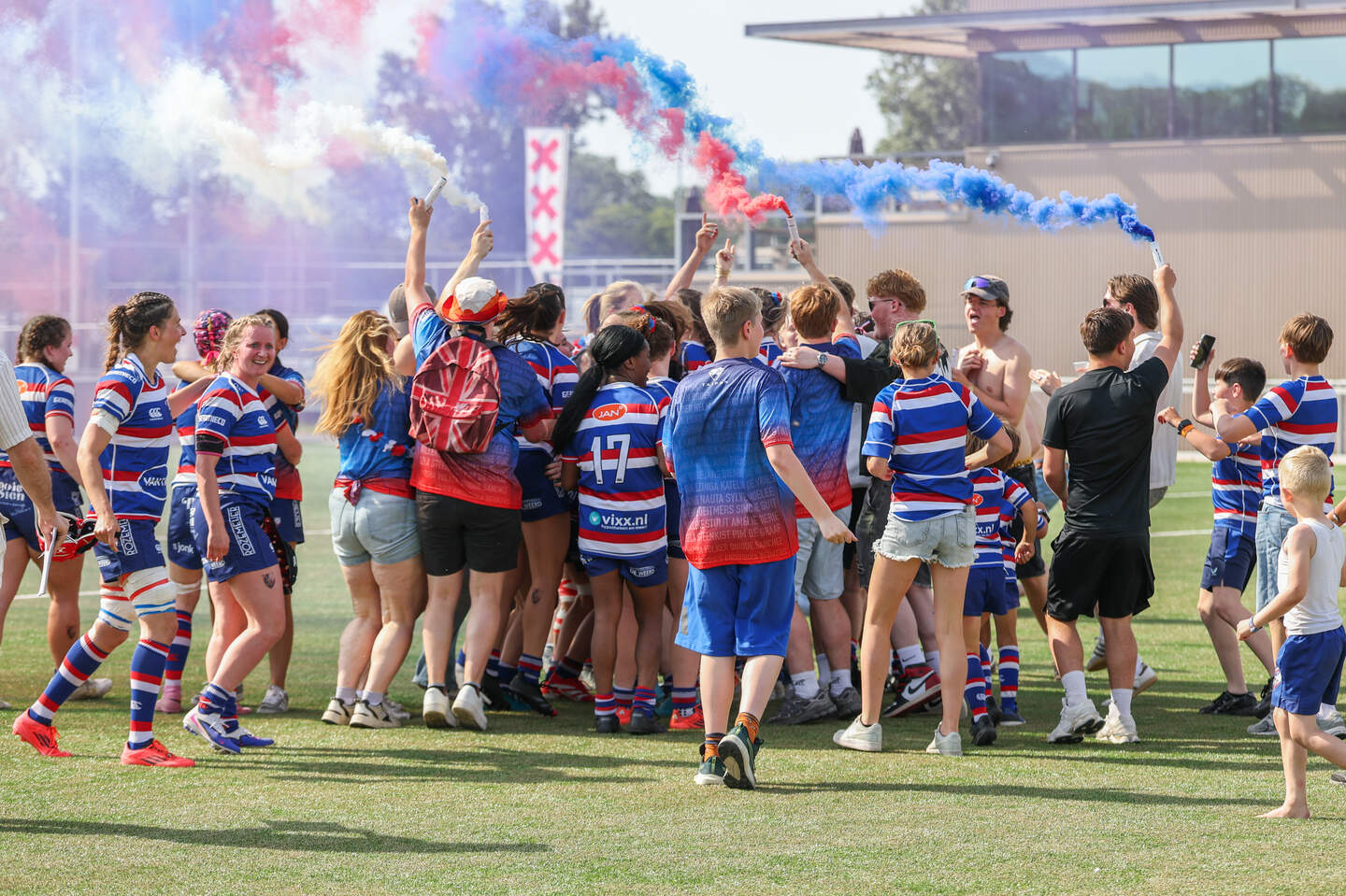 De rugby-amazones van RC Waterland schrijven historie met de behaalde ...