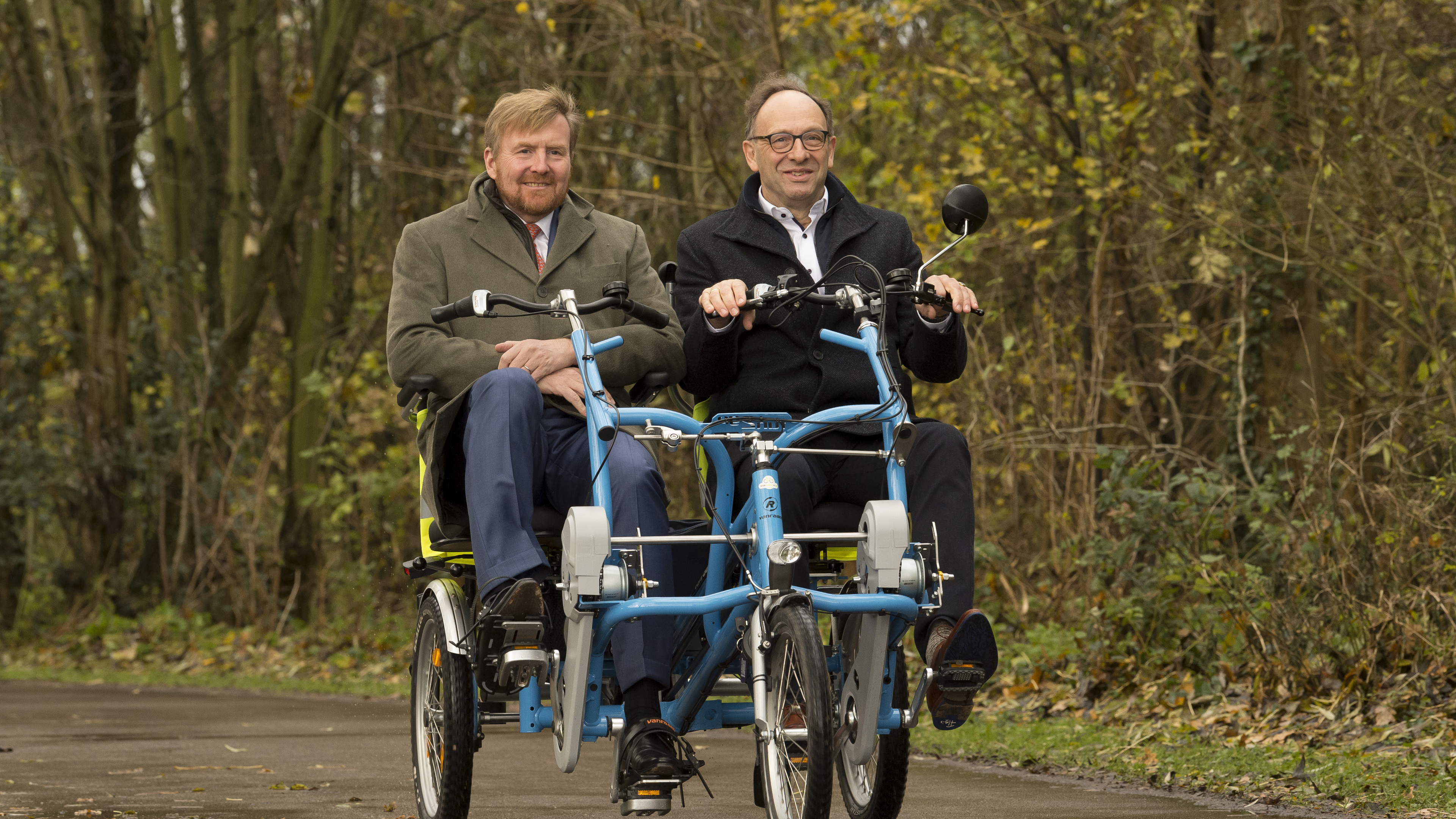 Zorgcentrum Swaensborch heeft een elektrische duofiets, maar wie wil erop rijden met de bewoners?