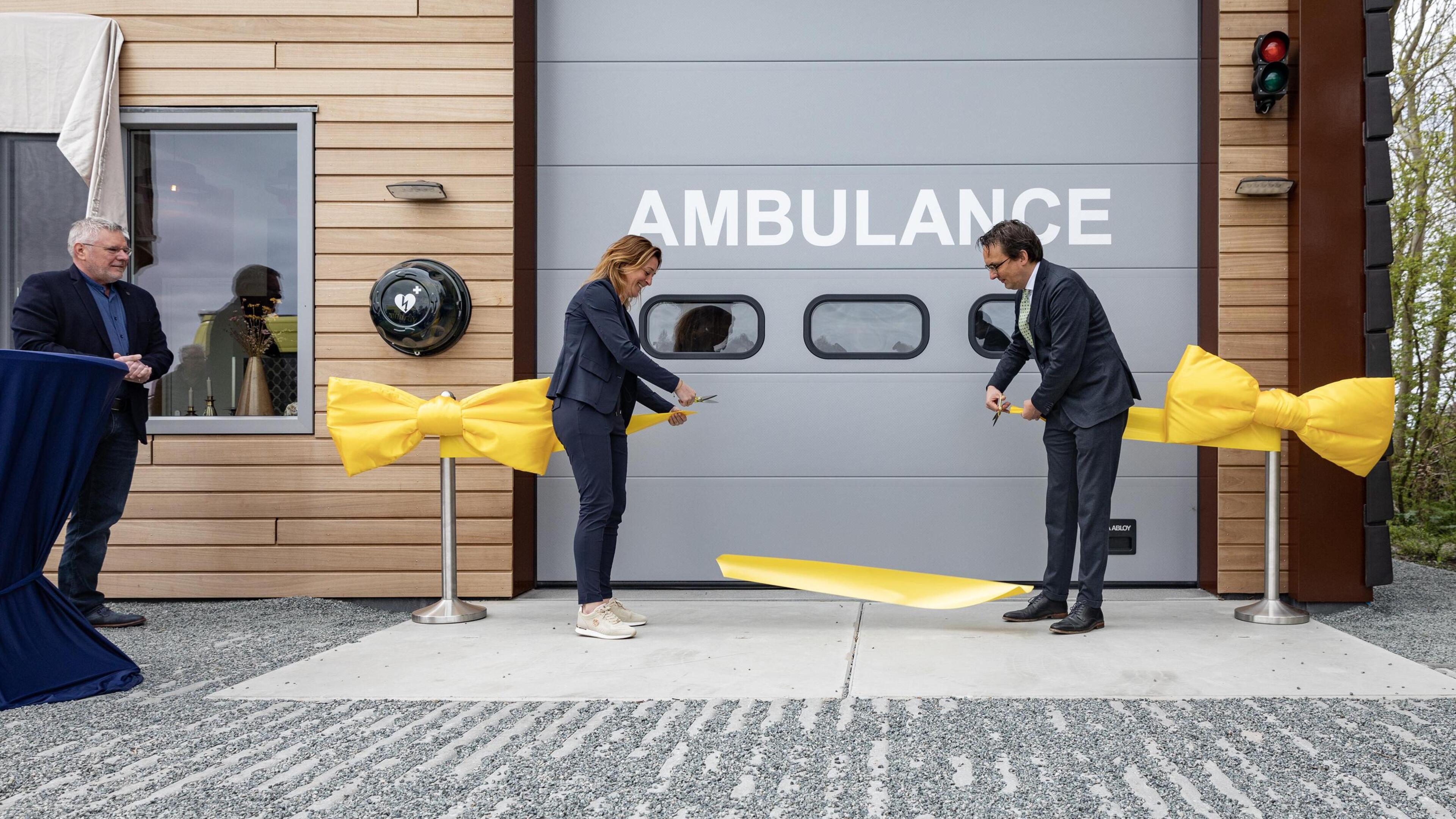 Ruim vijf minuten sneller in De Cocksdorp. Dat is de winst van de nieuwe ambulancepost. ’Op een eila