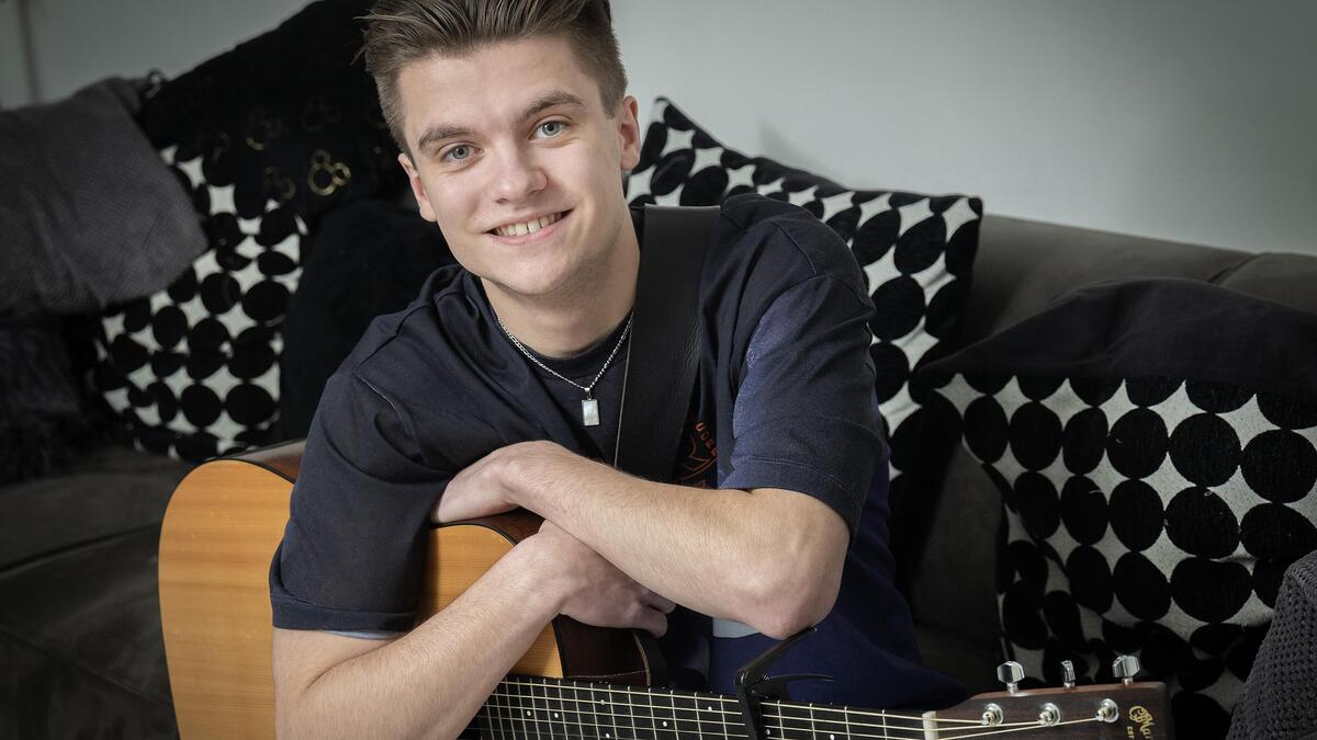 Mees (19) hoopt na Smartlappenfestival ooit in stadions op te treden ...