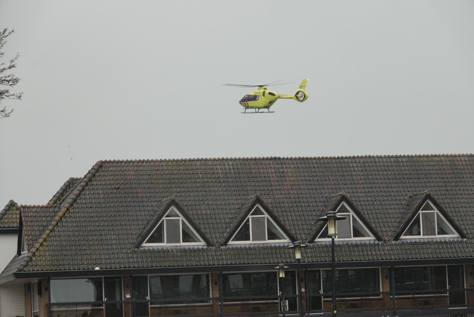 Minderjarige asielzoeker gewond na val door ruit bij Van der Valkhotel in Katwoude