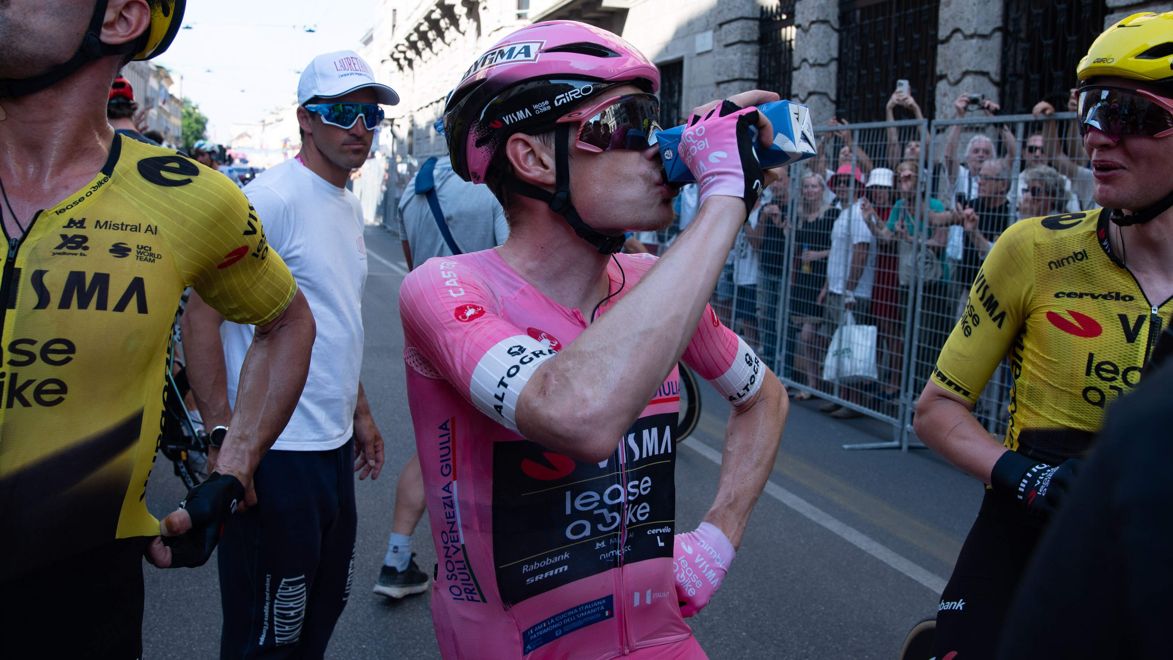 Mart Smeets sees how good he is. But: could it be a little less boring?