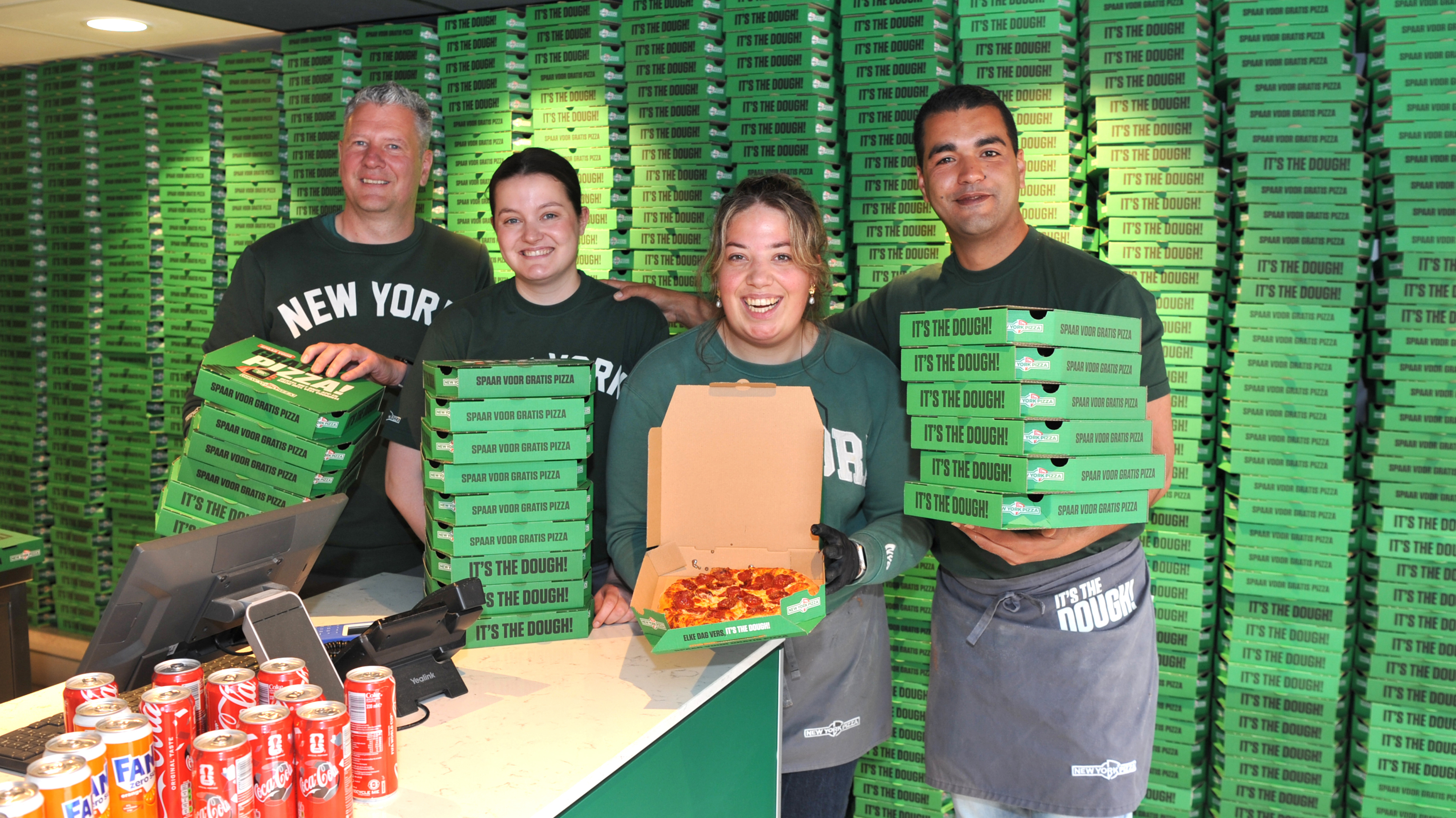 New York Pizza in Beverwijk celebrates 25th anniversary: '30 pizzas please, or wait, make it 35'