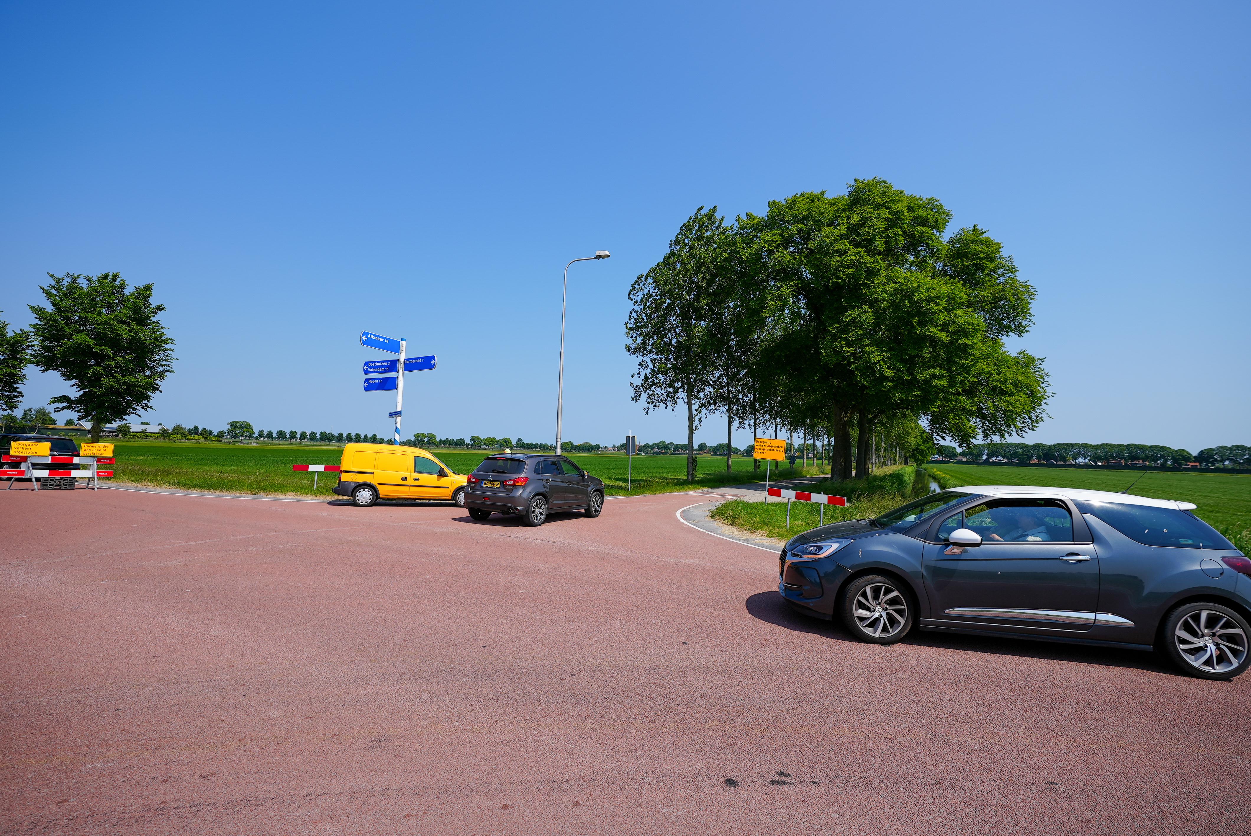 Verkeersregelaar in Oosthuizen bedreigd met een mes: ’Hij riep dat hij ervoor zou zorgen dat ik niet