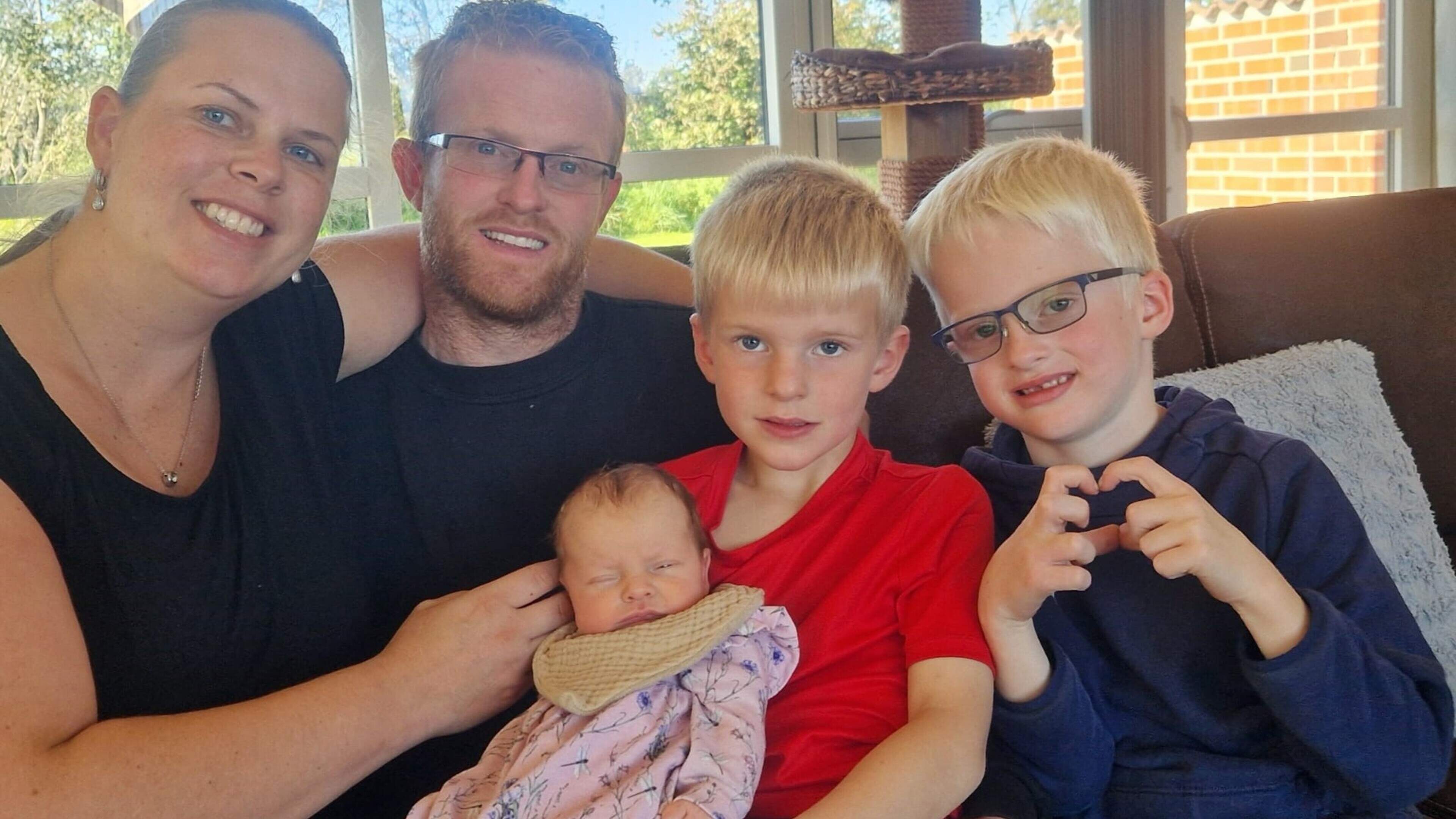 Boer Jan en Rianne - van Boer Zoekt Vrouw - genieten van langverwachte baby Jinte. ‘Pas toen ik haar