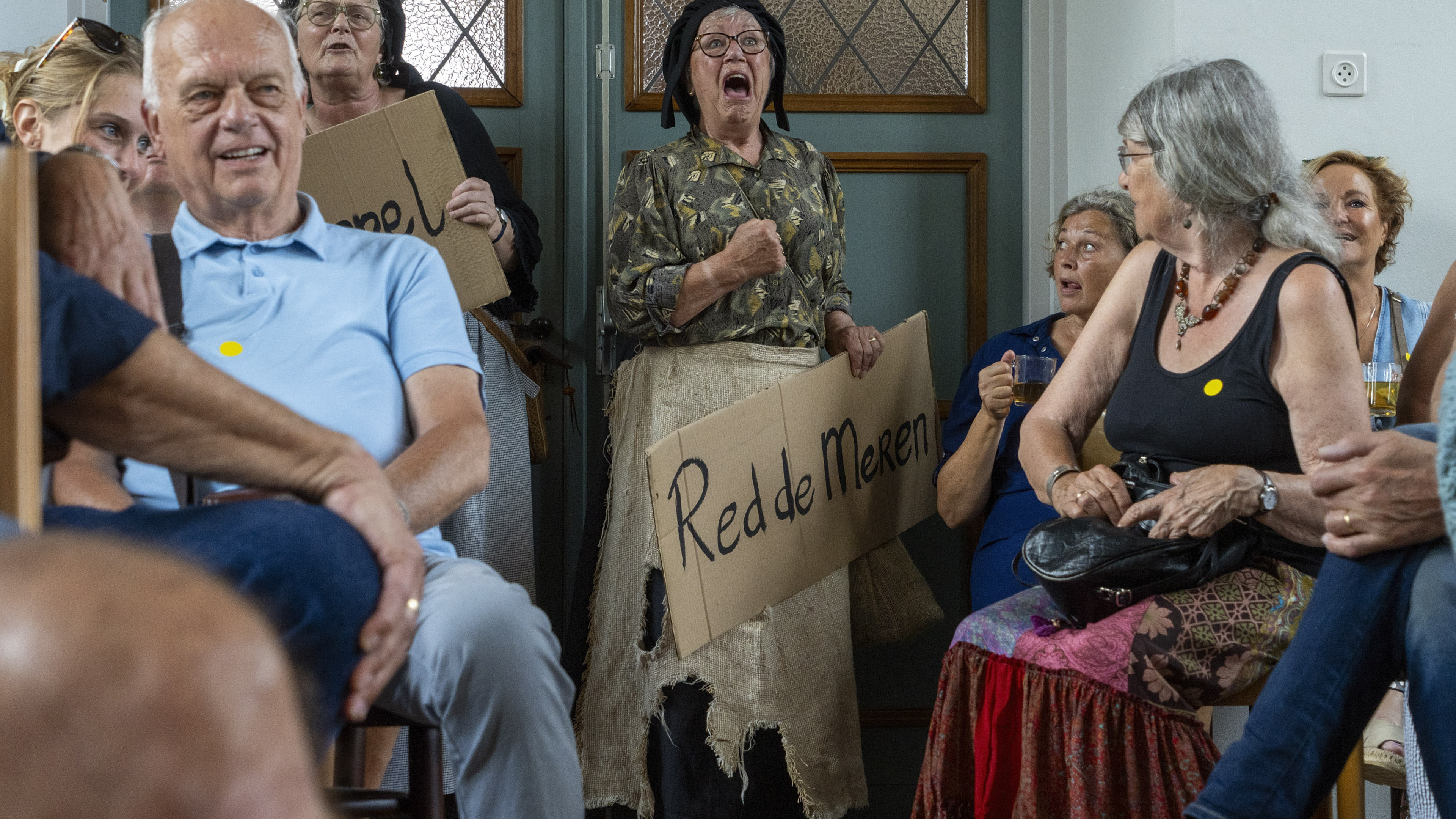 Toneelvereniging Benedictus speelt op drie locaties tegelijkertijd in geboortedorp van beroemdheid L