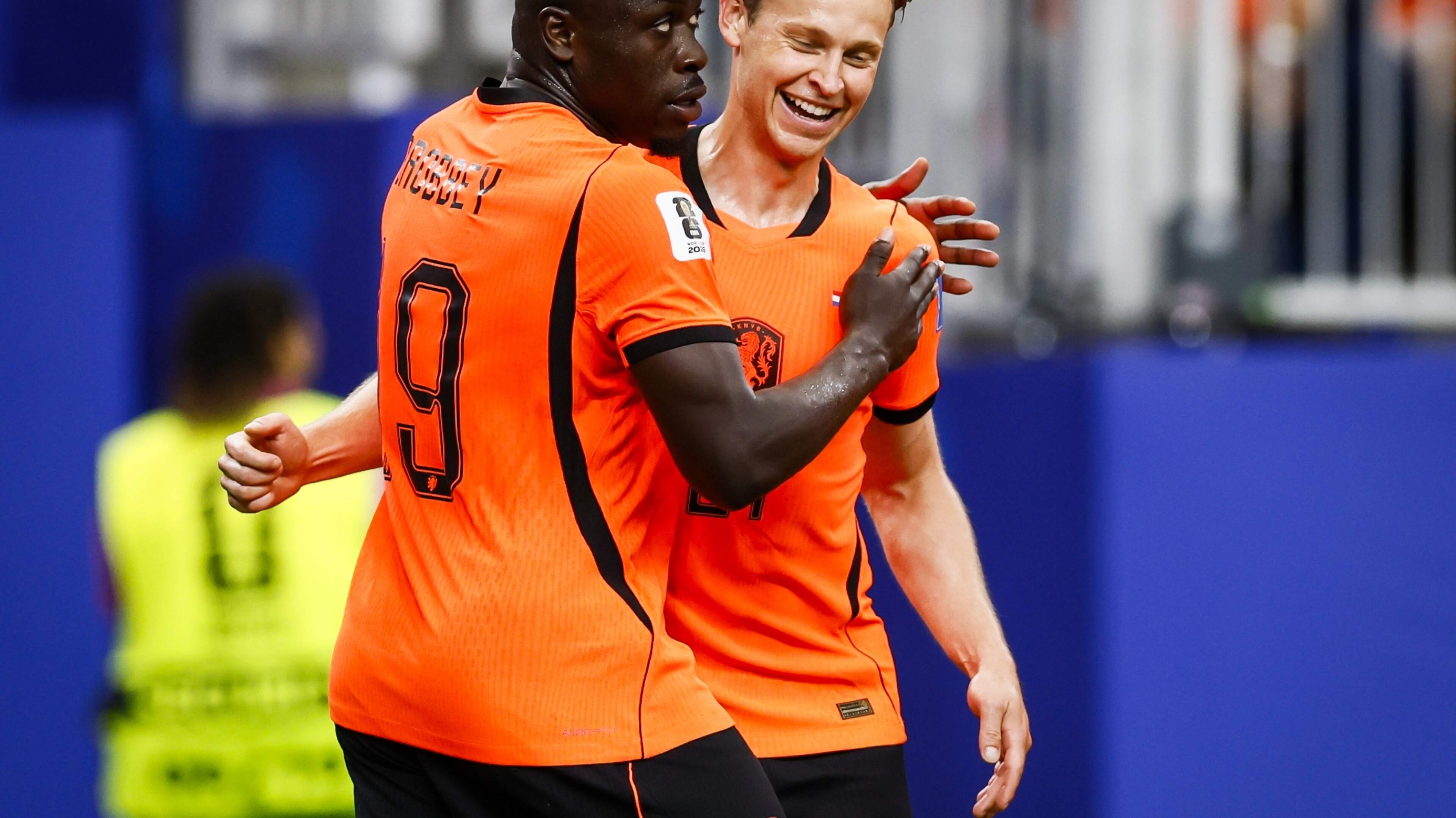 Netherlands lead Sweden 2-0 after just 15 minutes