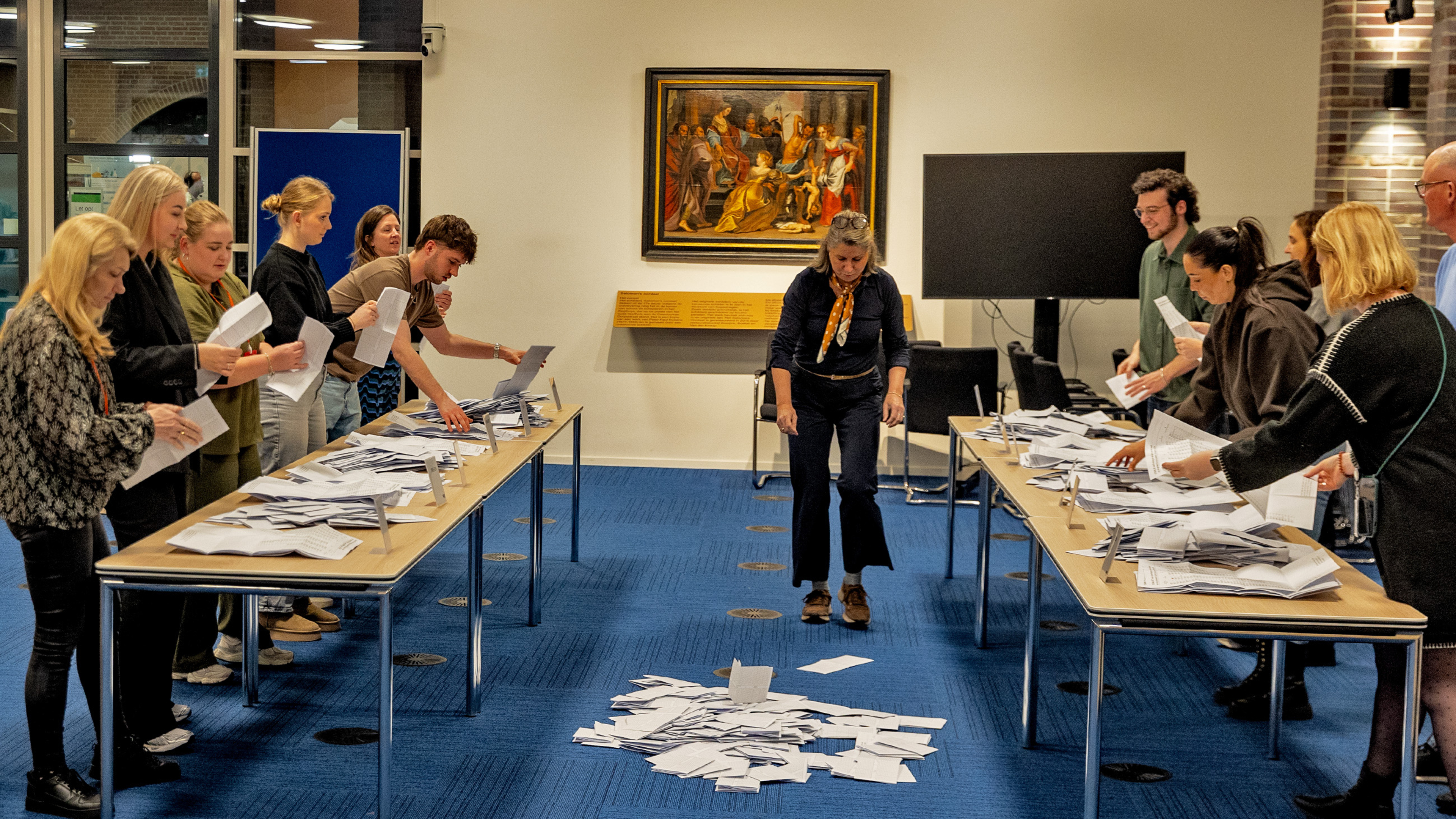 One sheds a tear, the other can only cheer: This is election night at the Castricum town hall