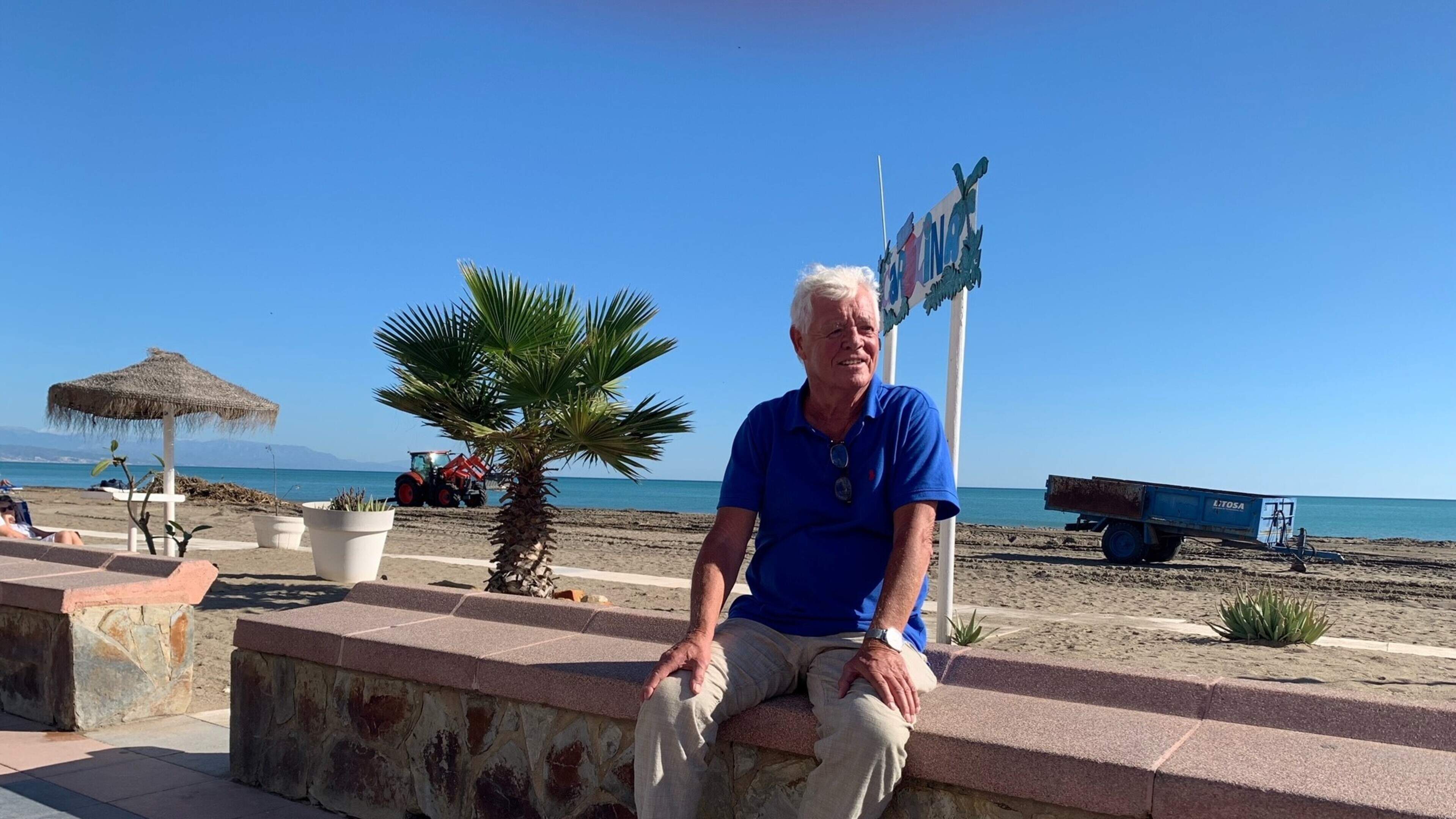 John Rep kreeg een delier op de IC, maar zit nu weer ‘gewoon’ op het terras: ‘Ik herinner me er niet