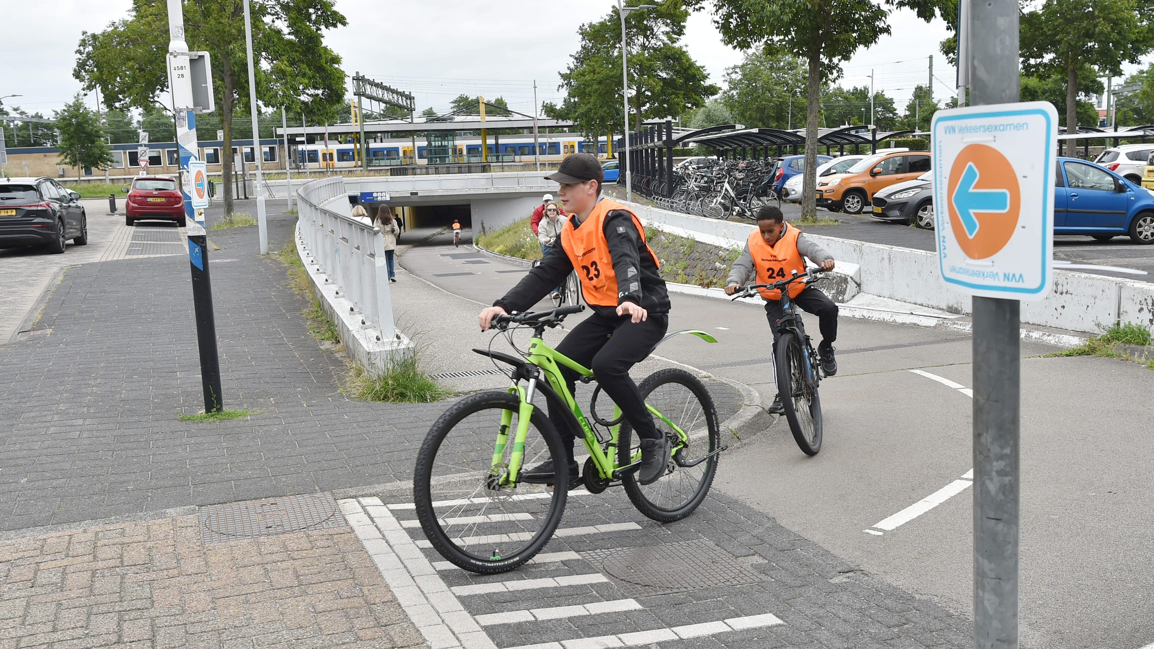 Traffic exam in Uitgeest: Children do well at ‘tricky spot’, but all adults fail at the top of the Zientunnel
