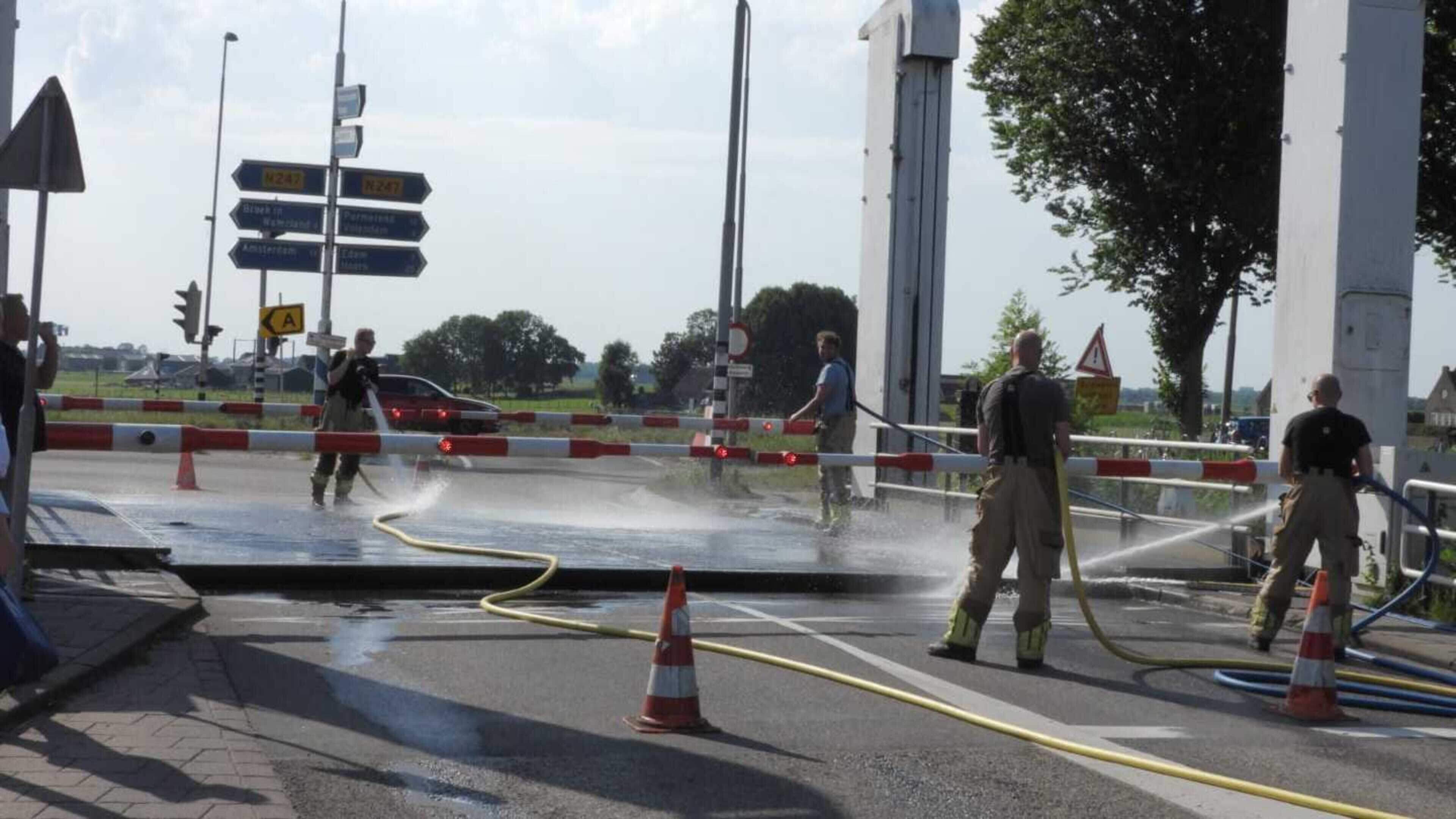 Hefbrug in Monnickendam gaat niet meer dicht, N247 loopt vol