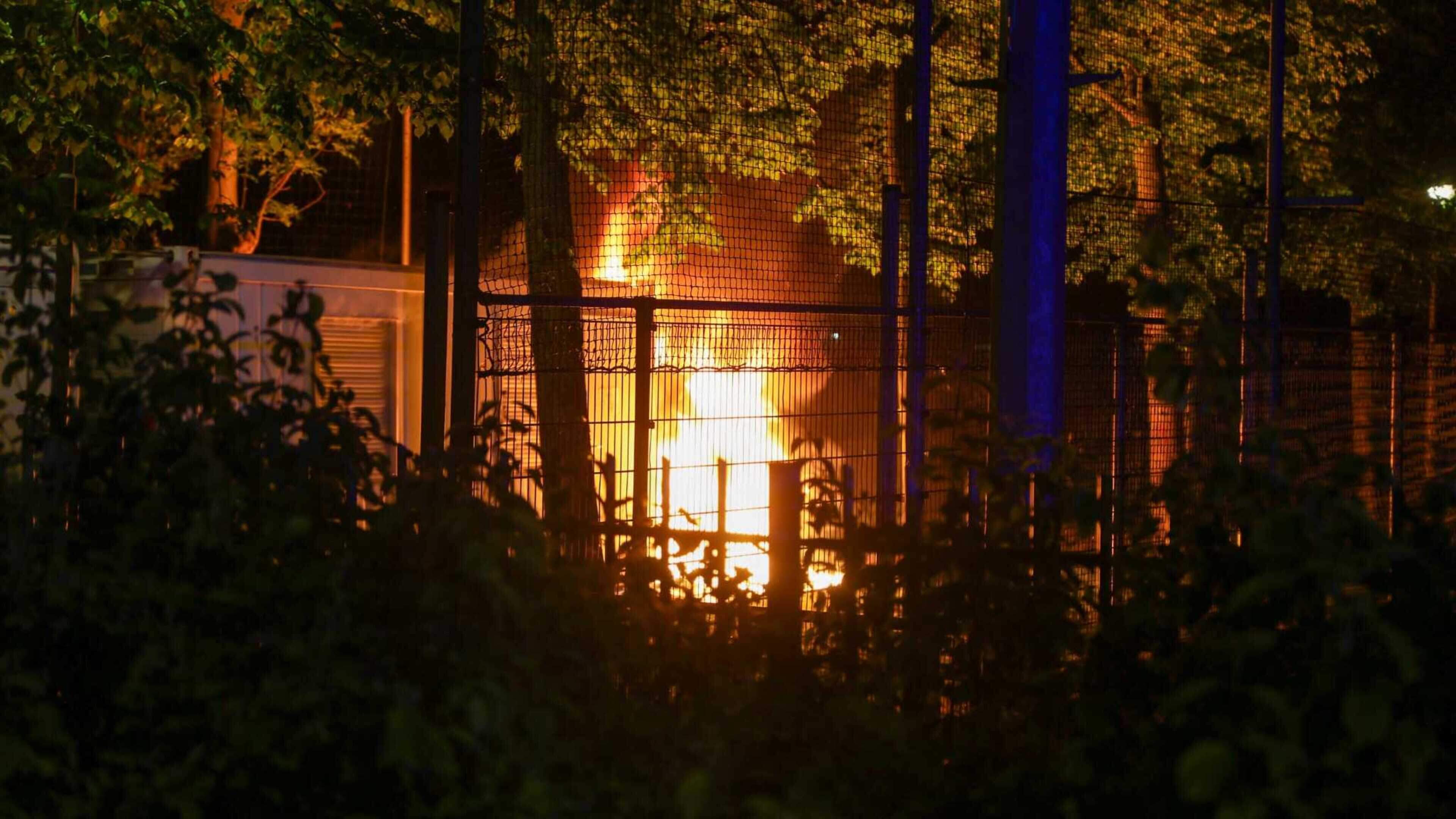 Portable toilet fire at Beverwijk construction site, police investigating