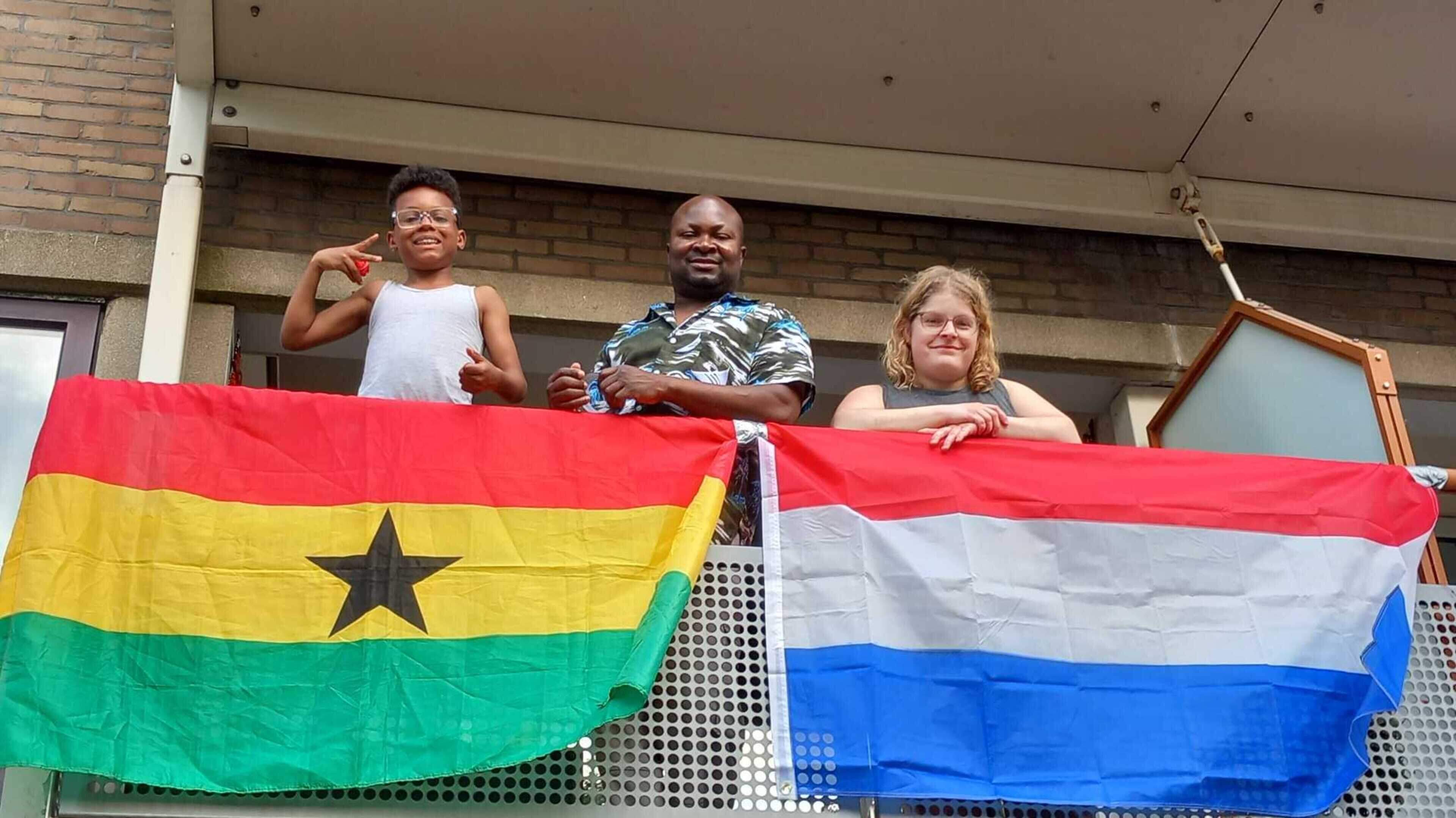 No more Ghana or Netherlands at the World Cup. Mark puts his flags away again: They fought hard until the end