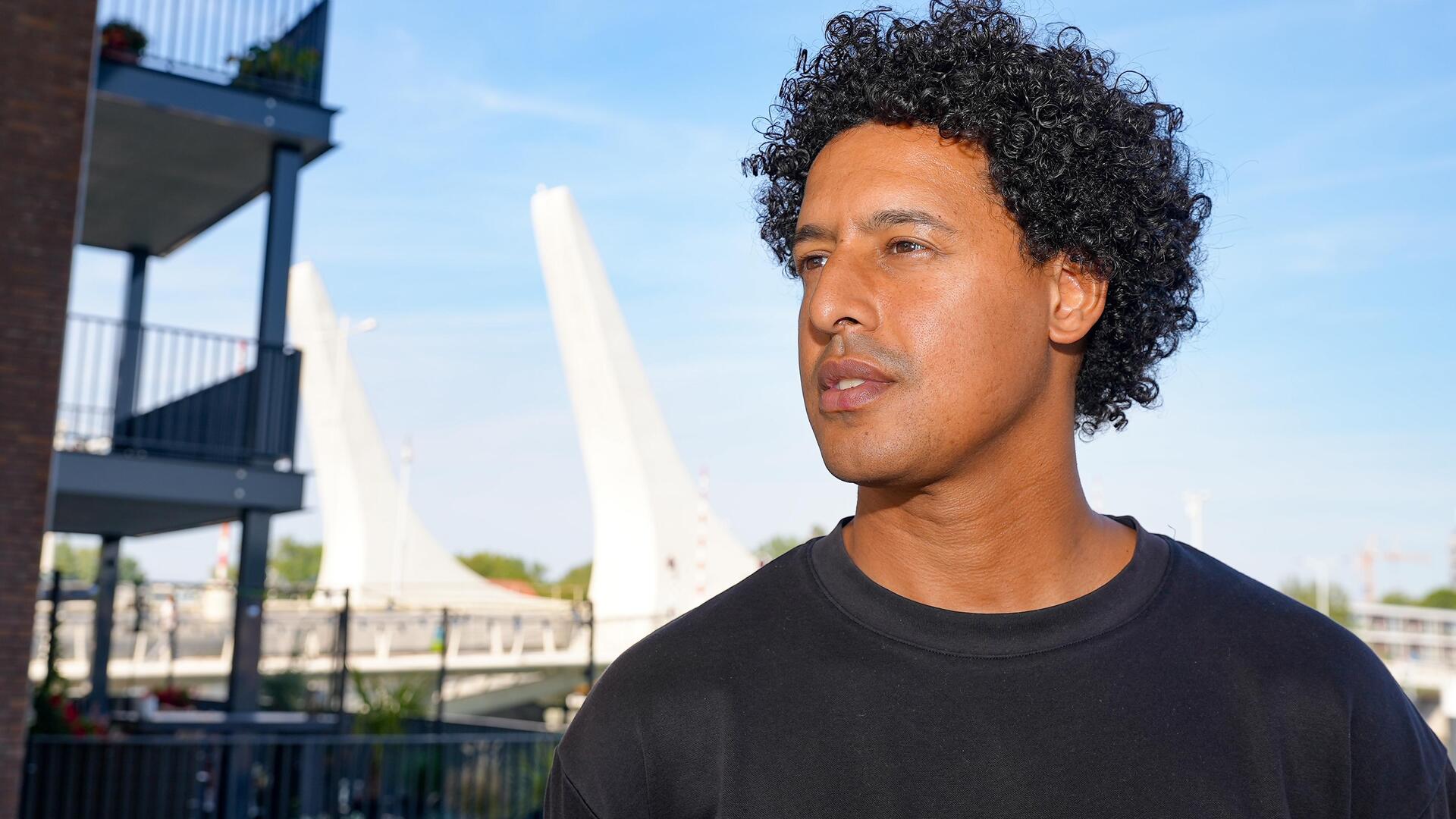Twee uur nadat fotograaf Mounir Raji vertelde over zijn geliefde ...