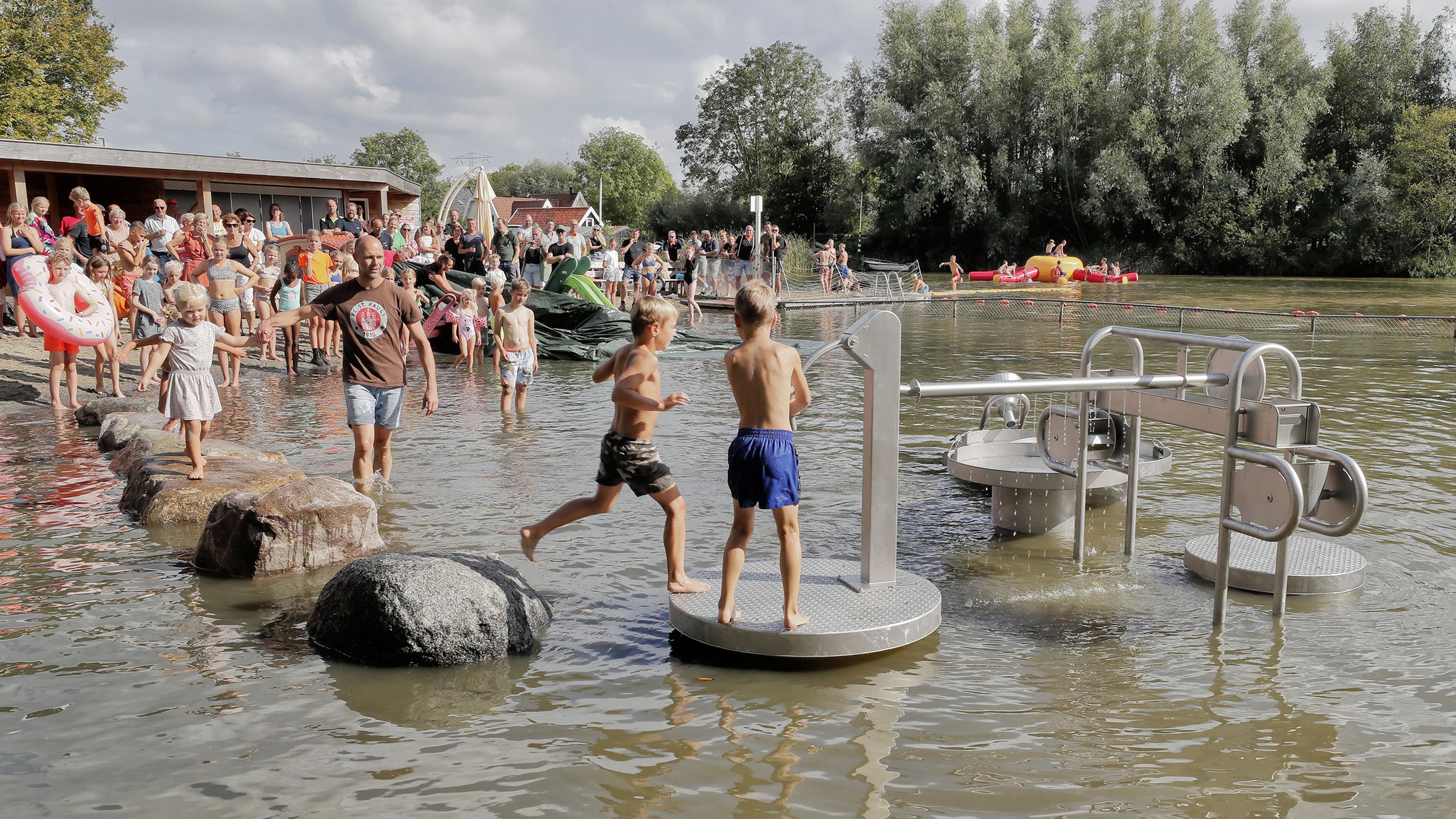 Controles op kwaliteit oppervlaktewater van zwemlocaties weer gestart