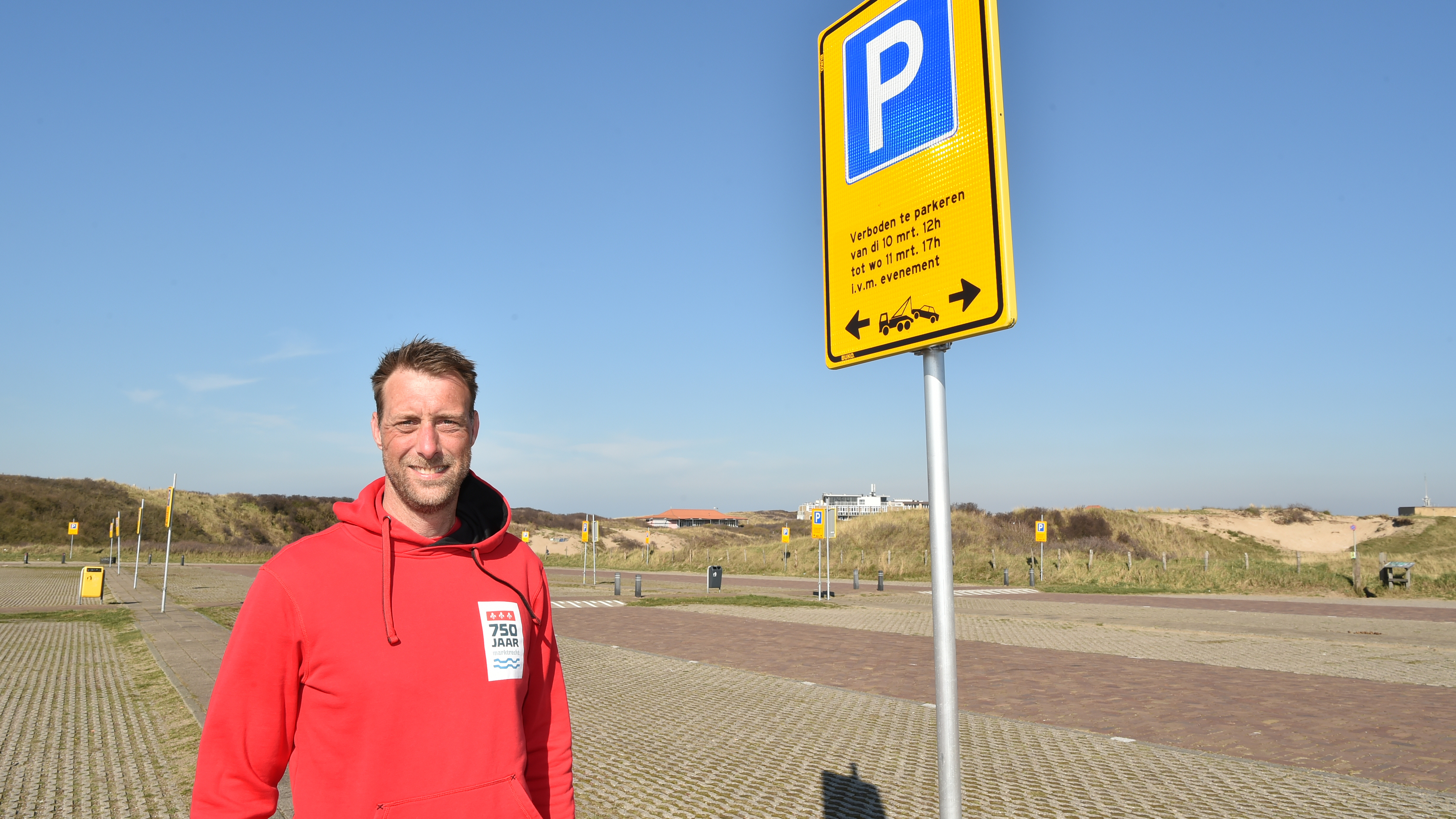 Running and walking civil servants head to Wijk aan Zee: It’s a nice and compact loop.