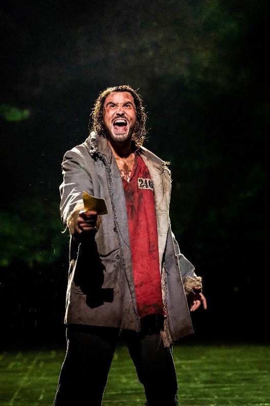 Acteur Milan van Waardenburg speelt hoofdrol in Les Misérables in